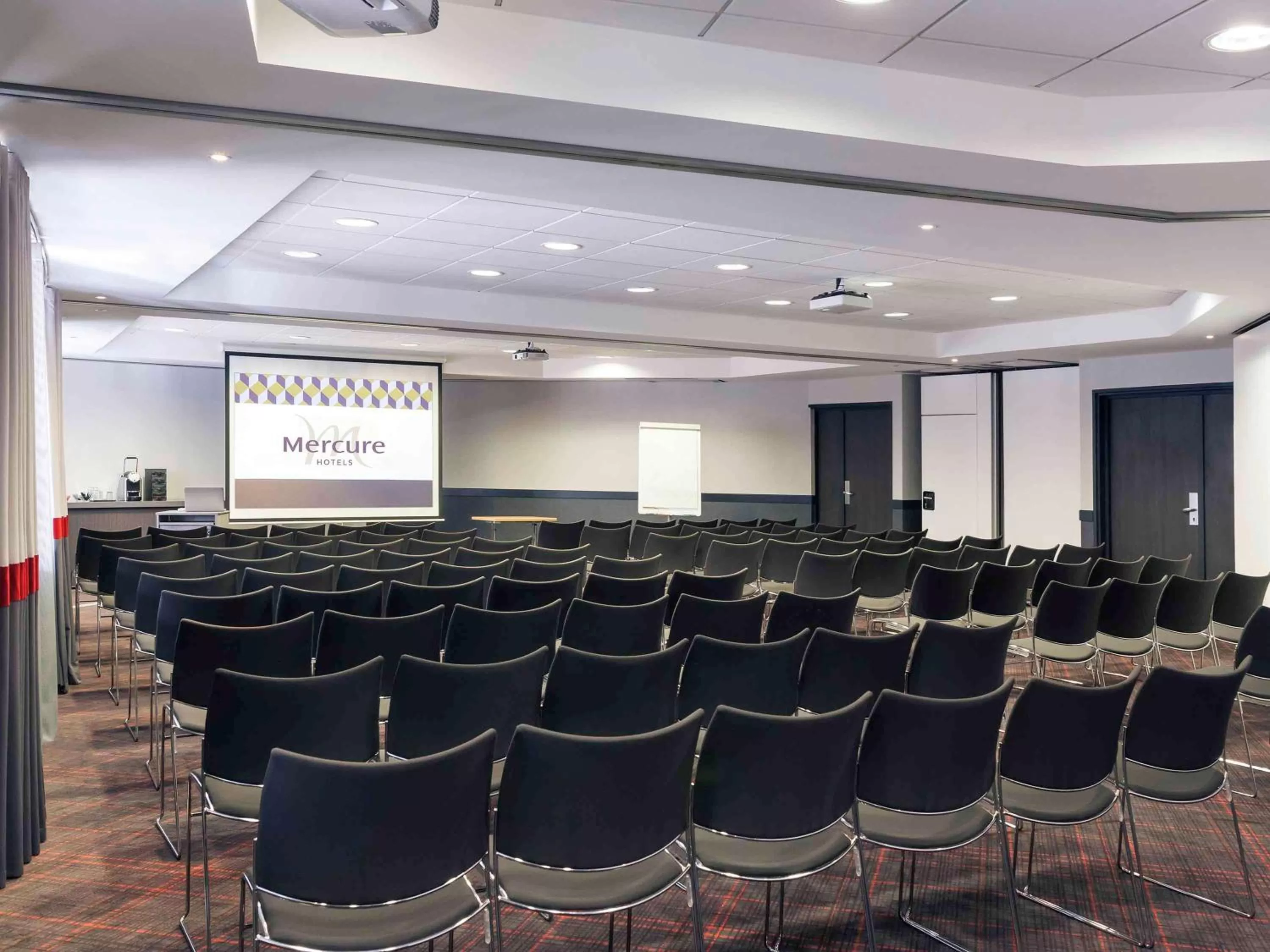 On site in Mercure Paris la Défense Grande Arche