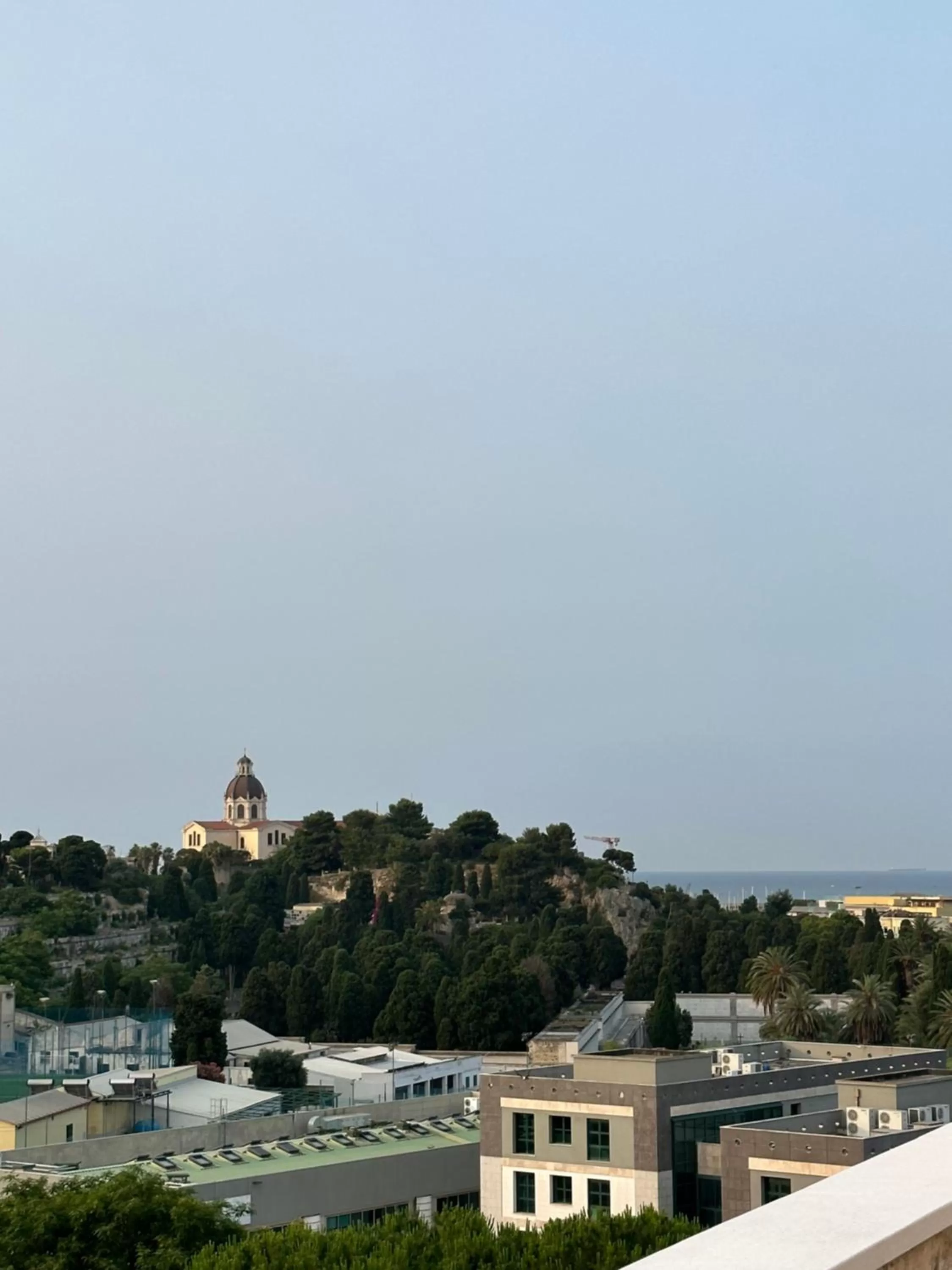 Day in 18 Dante Luxury Suites