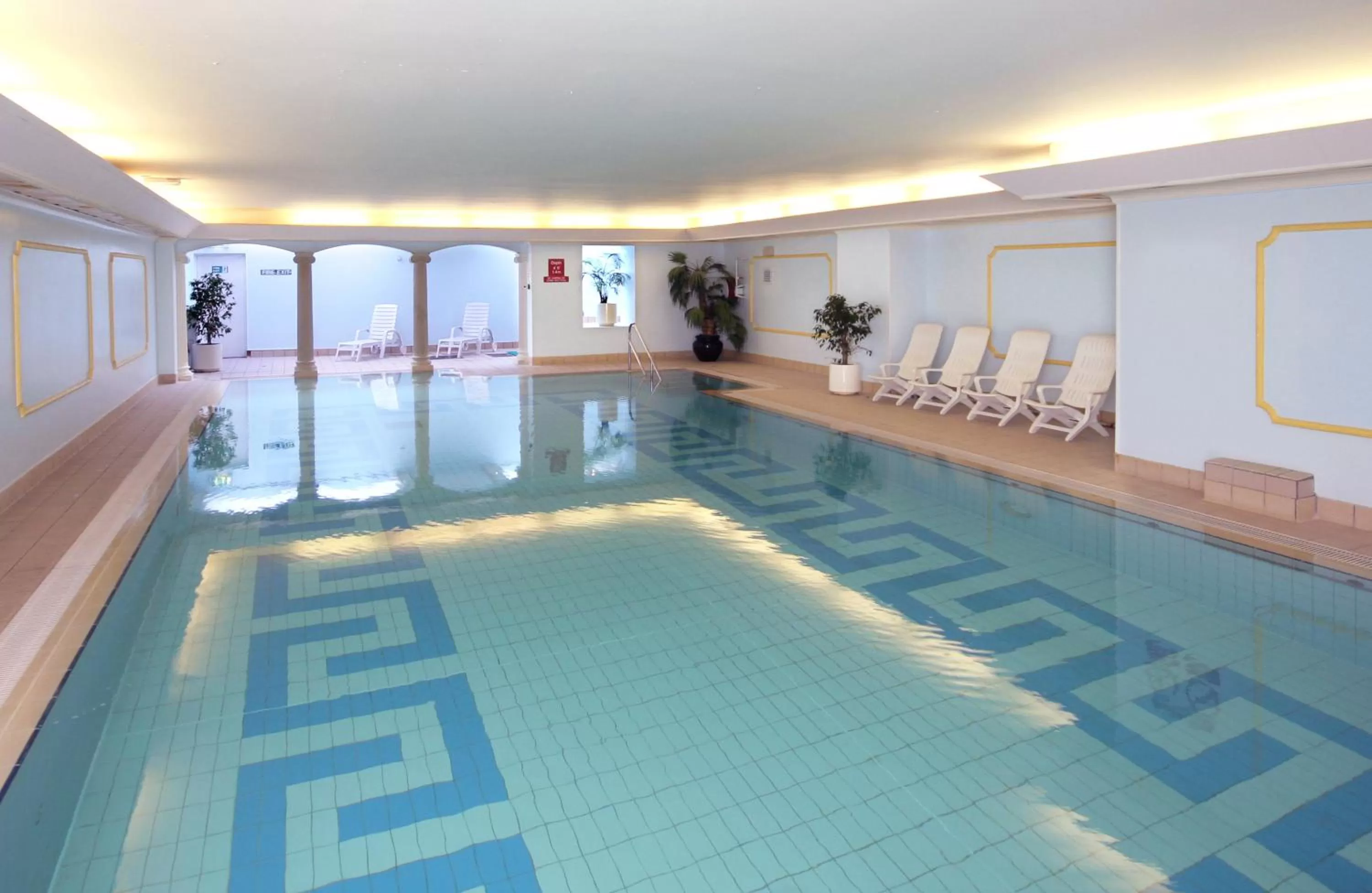 Swimming pool in Imperial Hotel