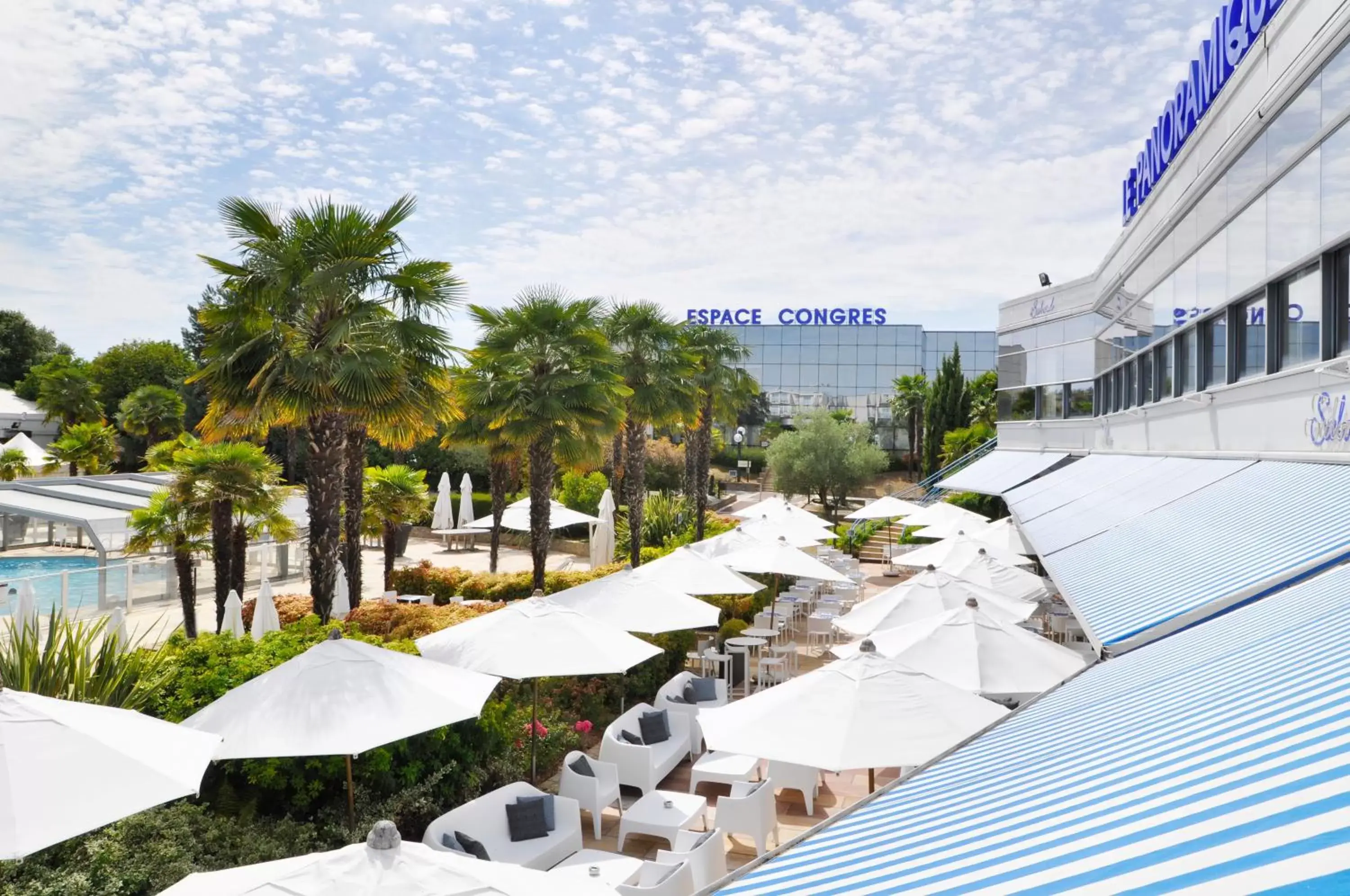 Patio, Pool View in Westotel Nantes Atlantique