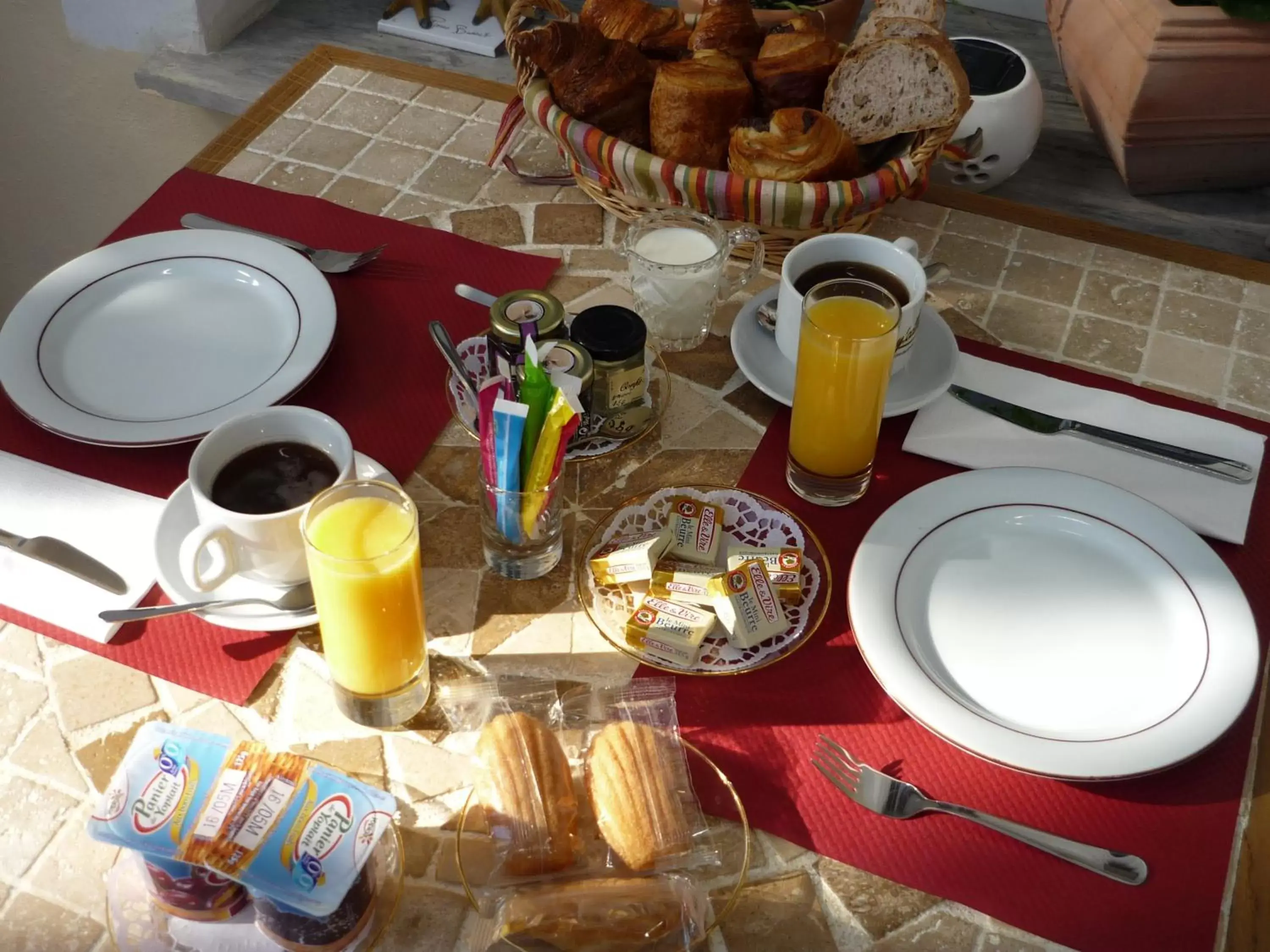 Restaurant/places to eat, Breakfast in Logis Hôtel Villa Victorine