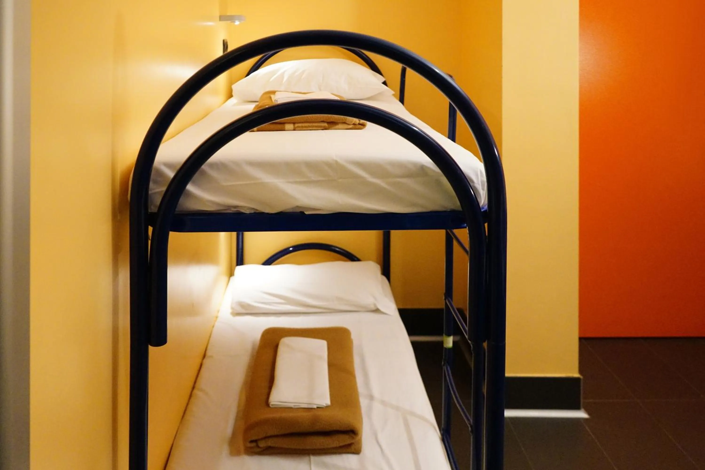 bunk bed, Bed in Hi! Ostello Milano