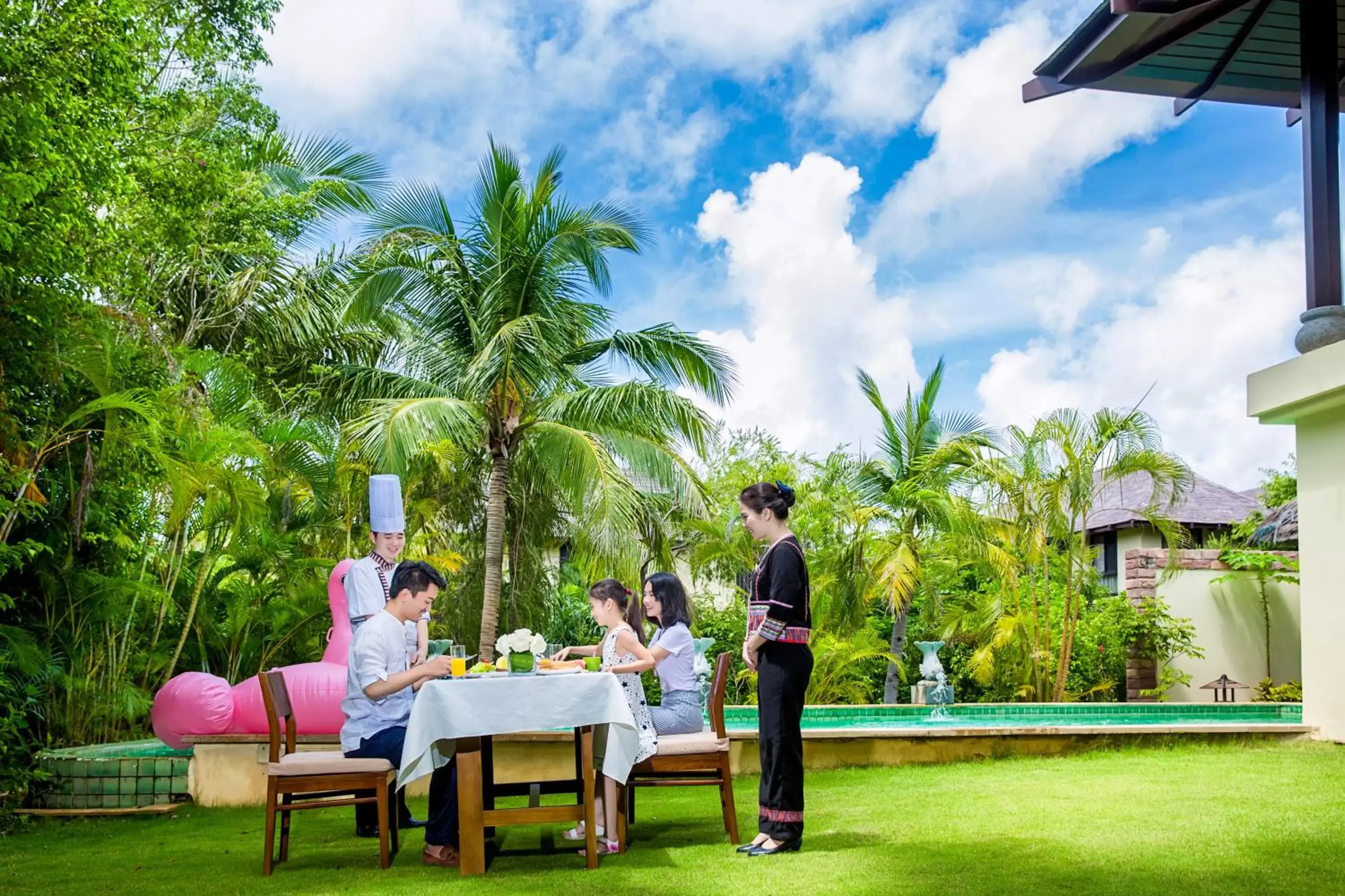 Garden in Sanya Yalong Bay Villas & Spa