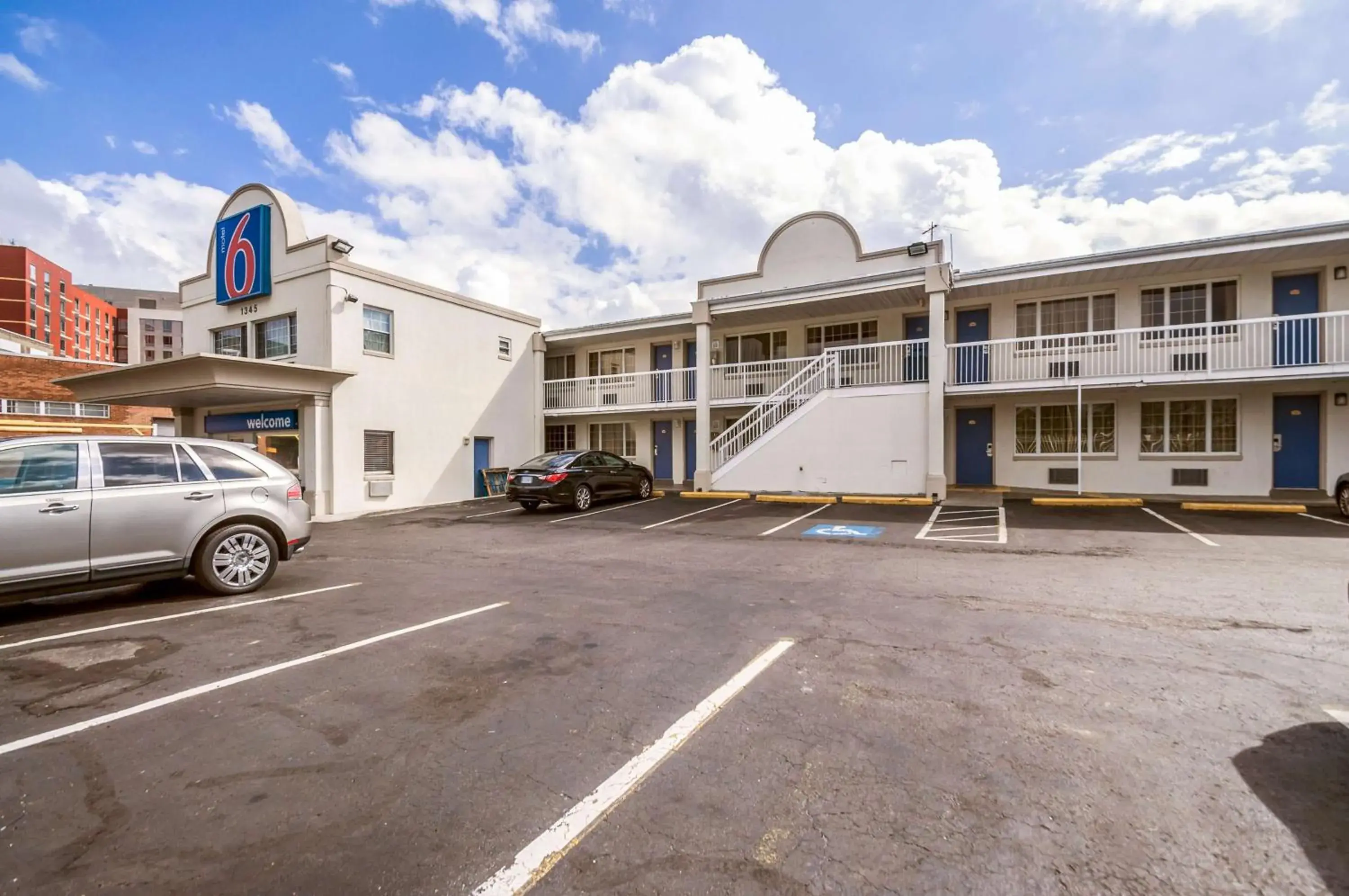 Property Building in Motel 6-Washington, DC - Convention Center