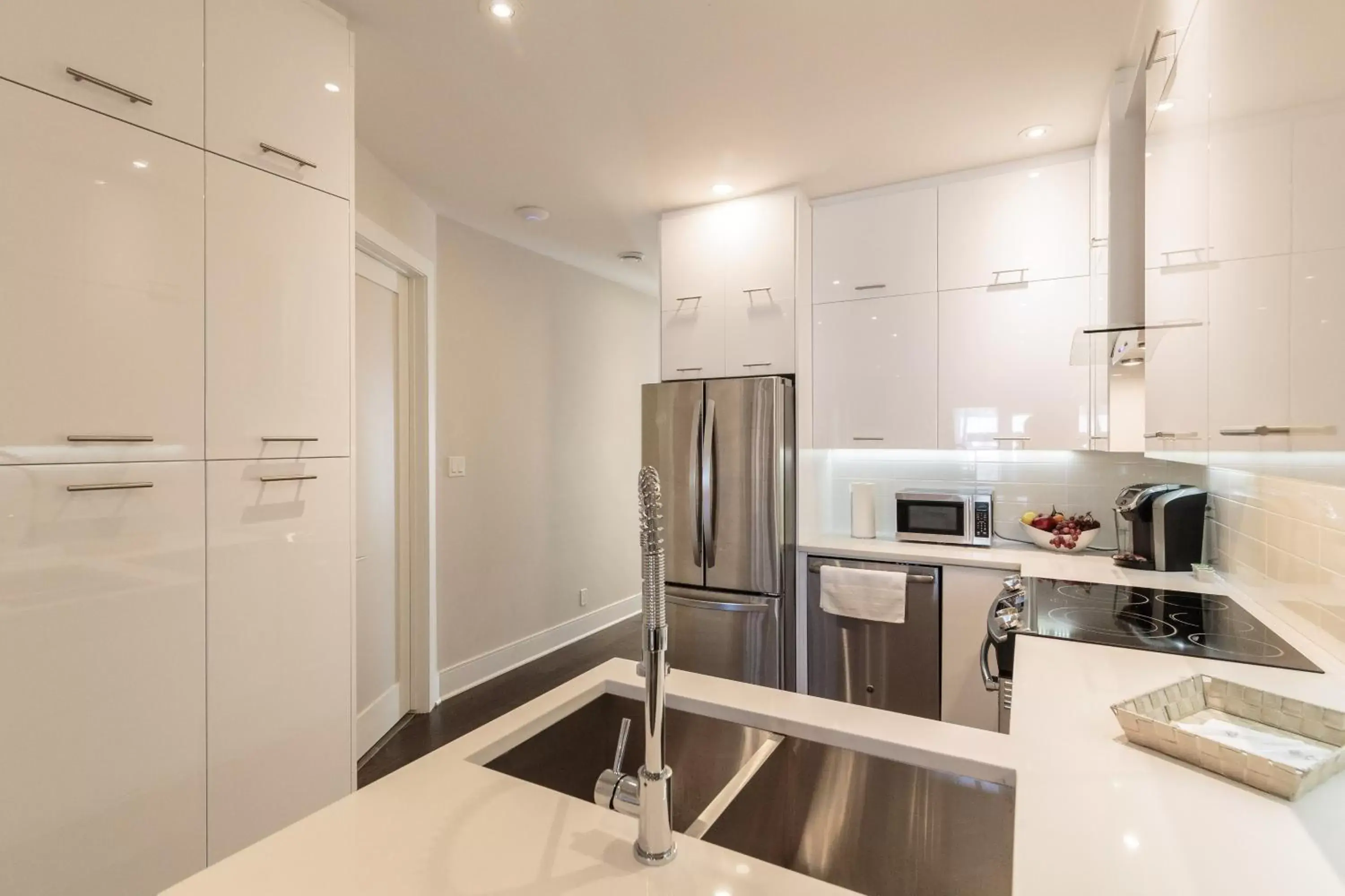 Kitchen or kitchenette, Kitchen/Kitchenette in Parc Avenue Lofts