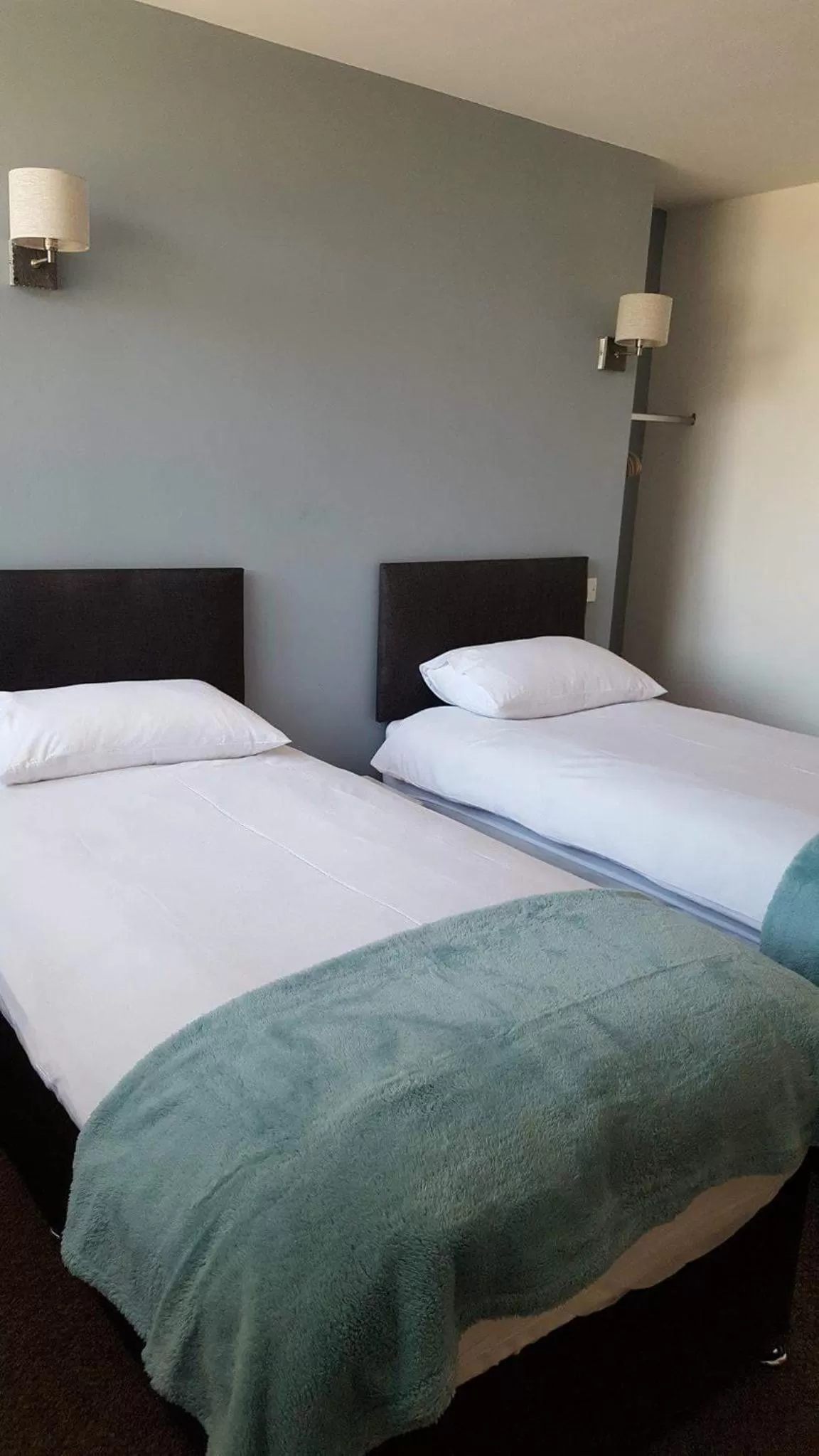 Bed in The Bear On The Square