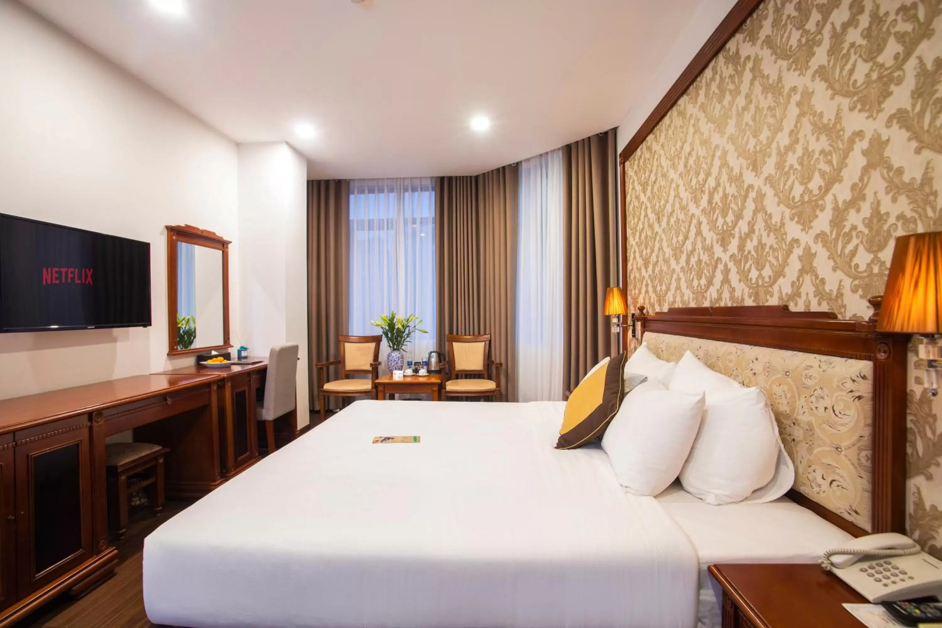 Deluxe Double or Twin Room with City View in Western Hanoi Hotel Deluxe Double or Twin Room with City View in Western Hanoi Hotel