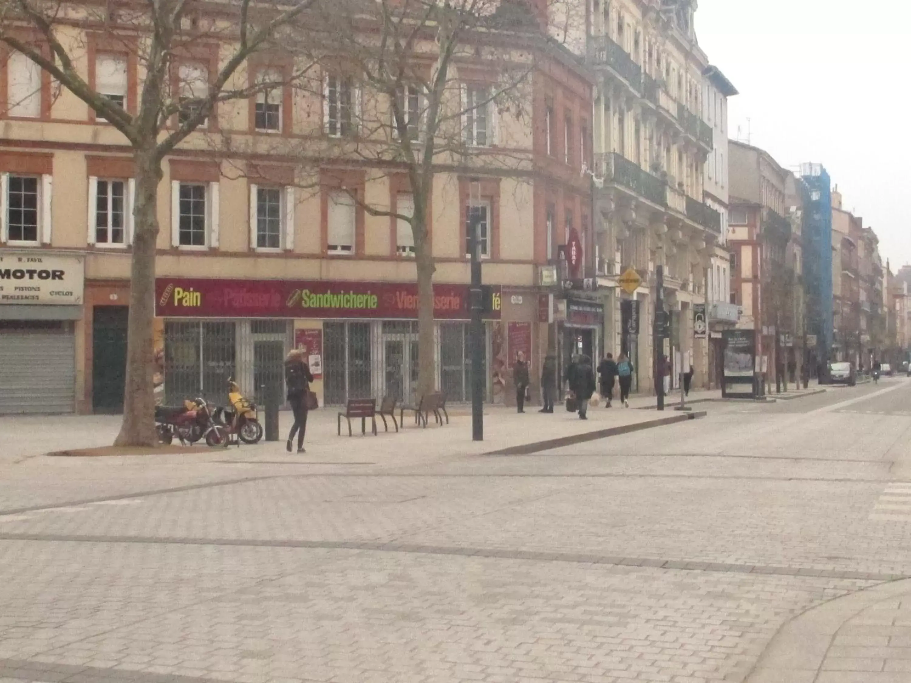 Street view in Hôtel le Pastel