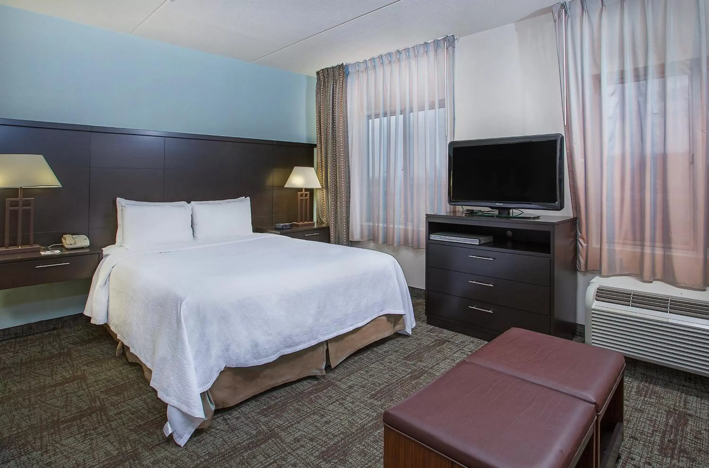 Photo of the whole room, Bed in Staybridge Suites Chattanooga Downtown - Convention Center, an IHG Hotel