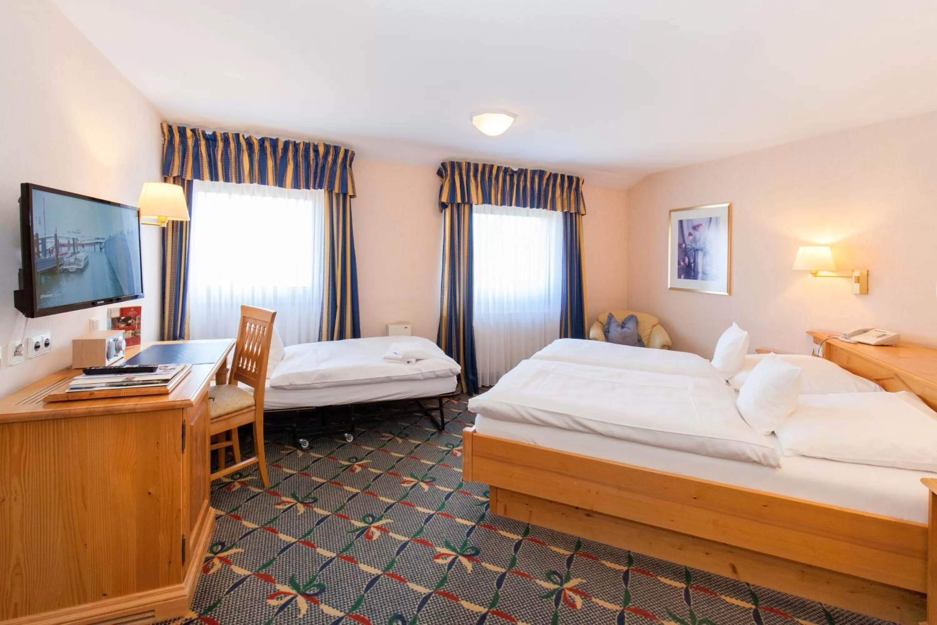 Photo of the whole room, Bed in Landgasthof Hotel Hirsch