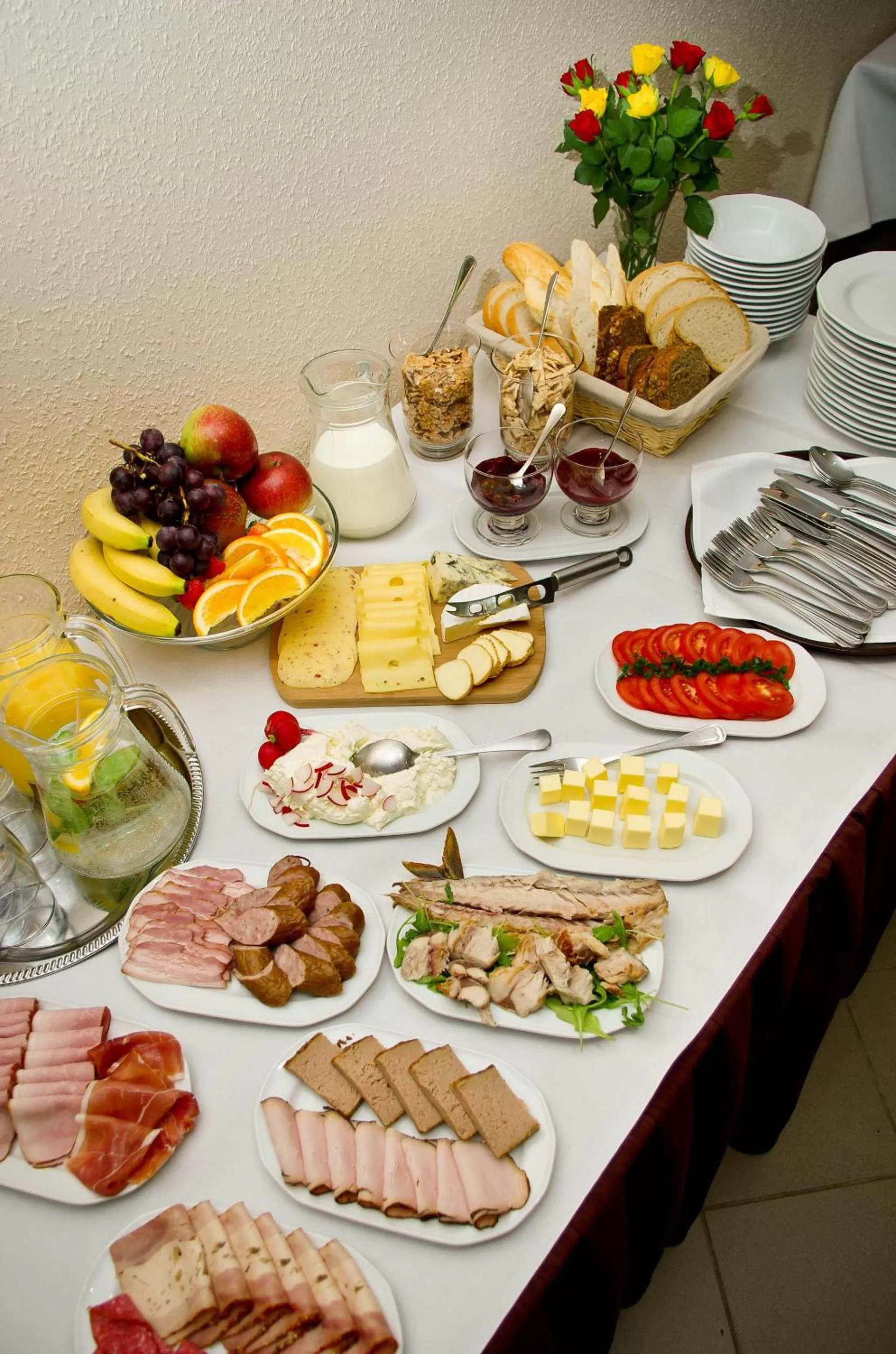 Buffet breakfast in Hotel Komes