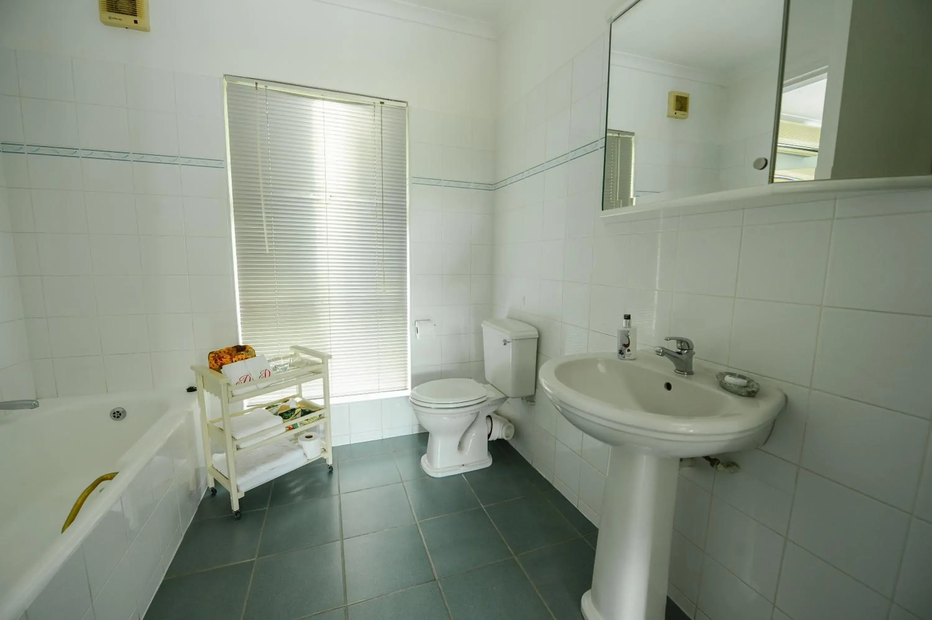 Bathroom in De Wingerd Wijnland Lodge