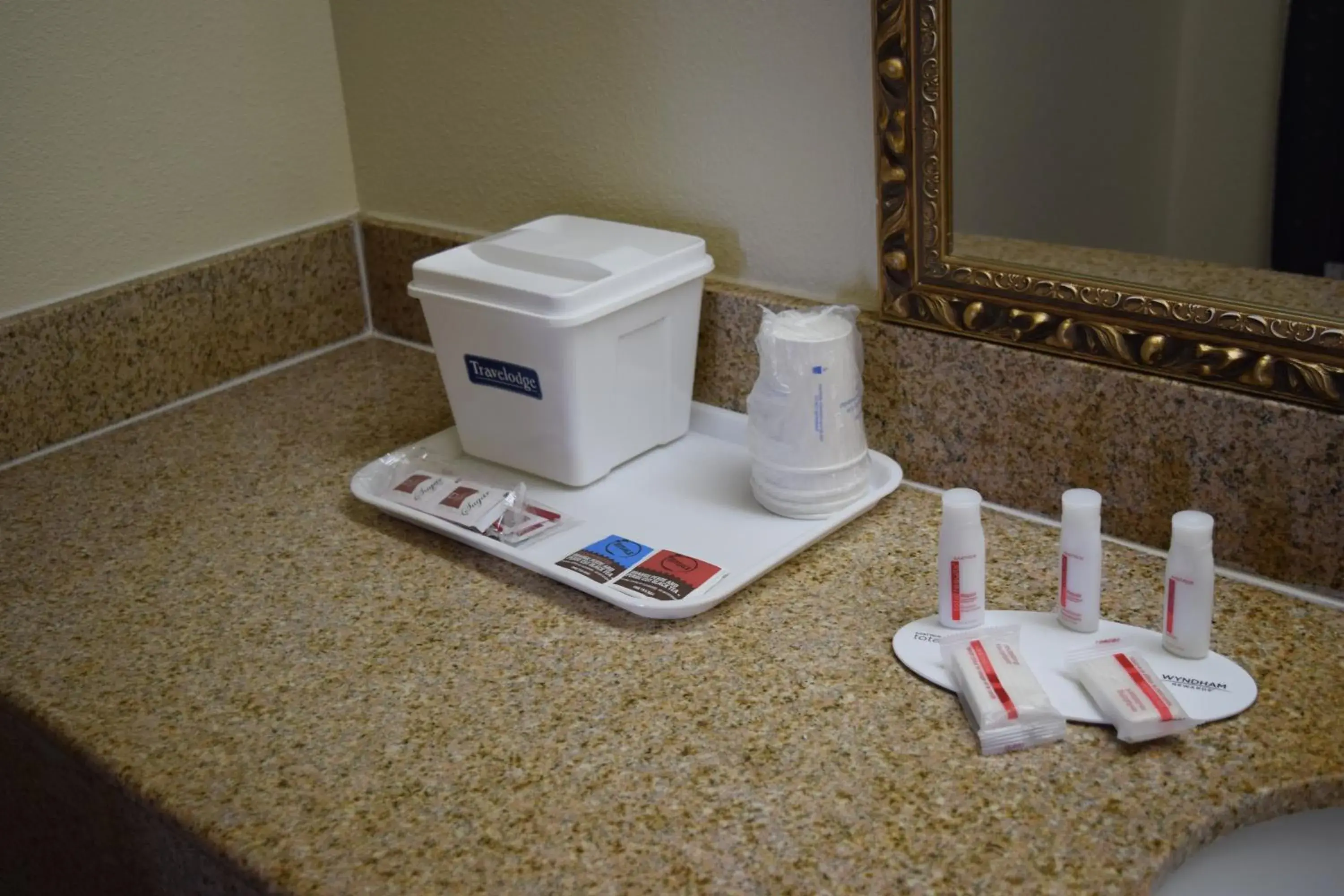 Coffee/tea facilities, Bathroom in Travelodge Inn & Suites by Wyndham Norman