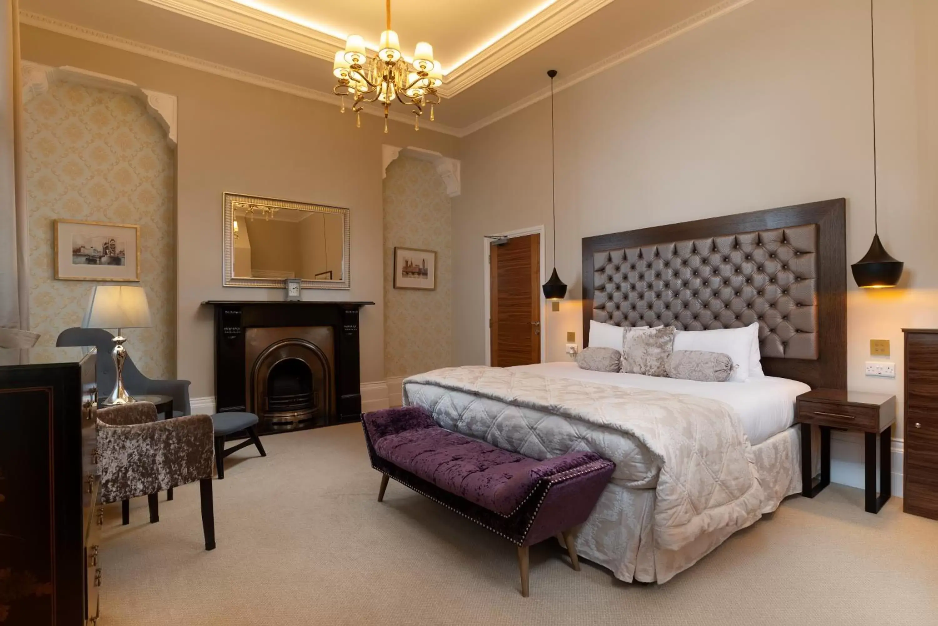 Photo of the whole room, Bed in Lansbury Heritage Hotel