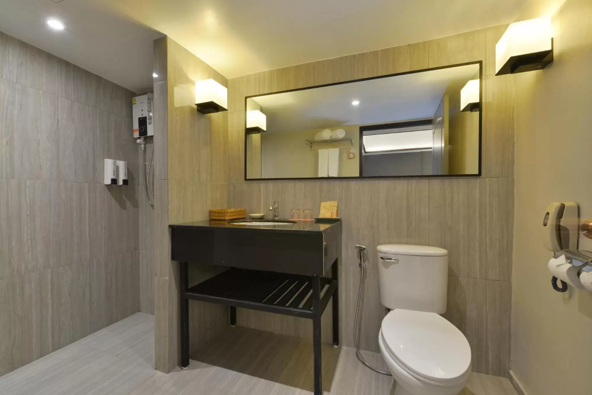 Shower, Bathroom in Tinidee Hotel Bangkok Golf Club - SHA Certified