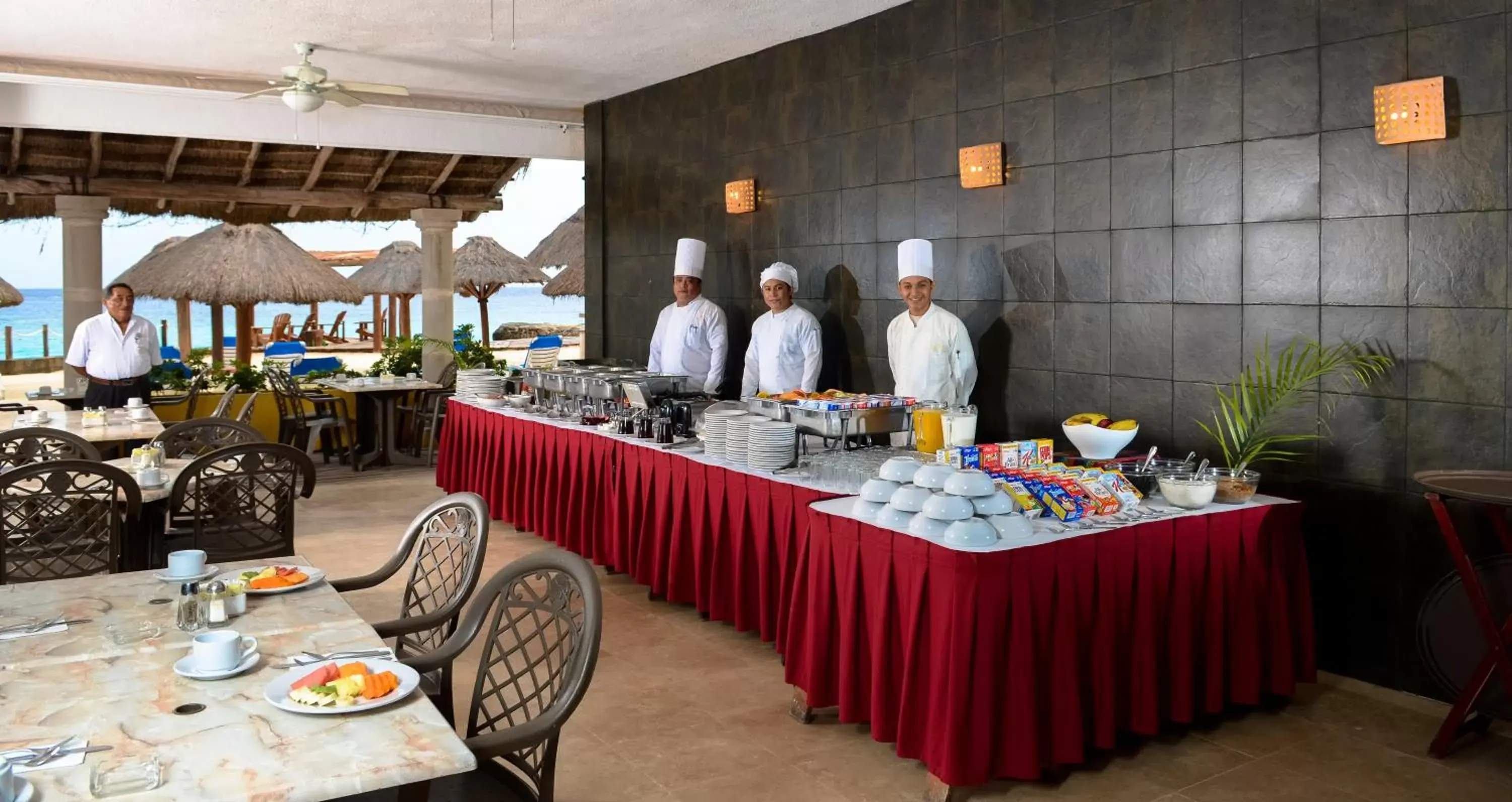 Buffet breakfast, Restaurant/Places to Eat in Playa Azul Cozumel