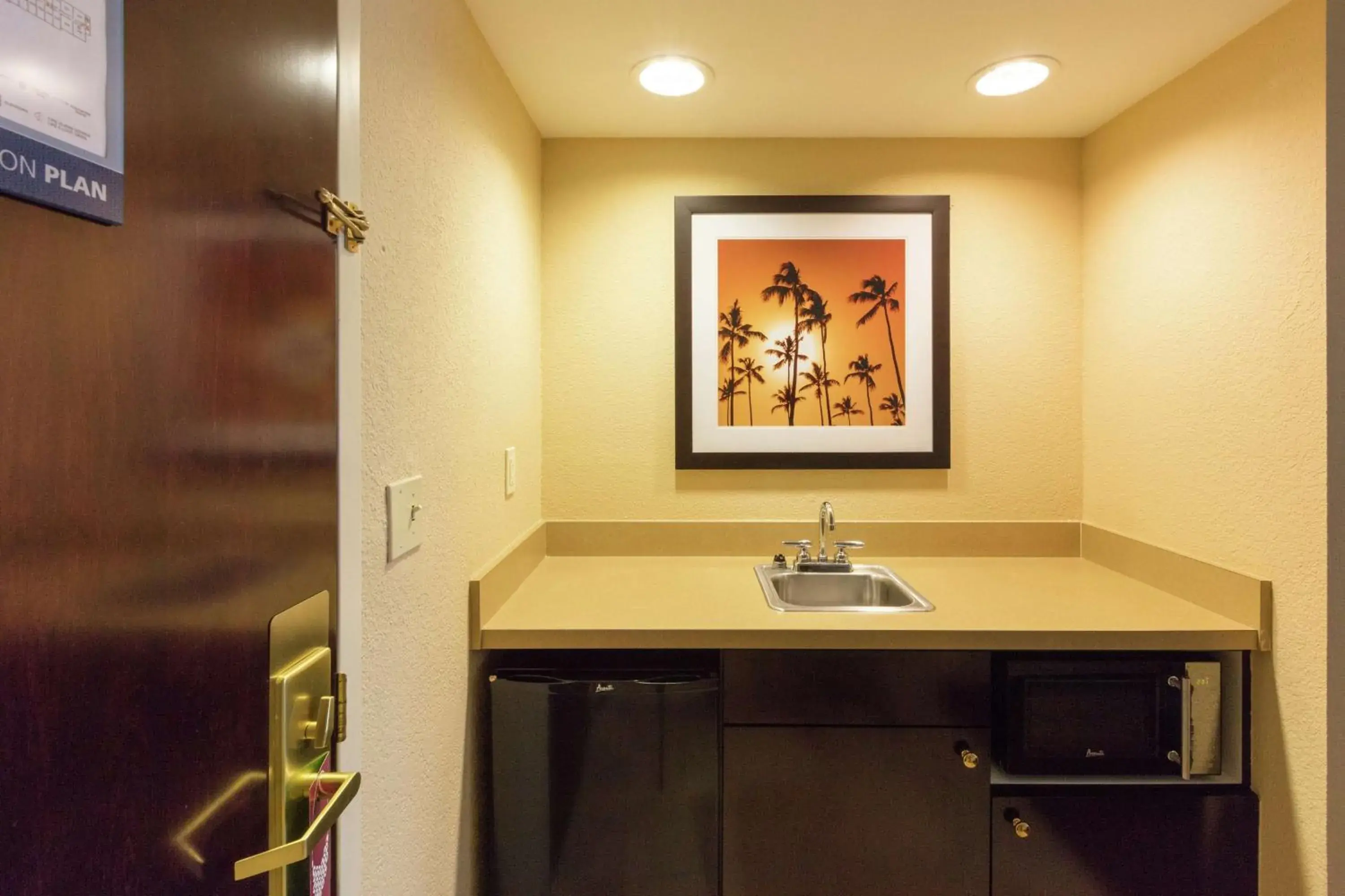 Kitchen or kitchenette, Kitchen/Kitchenette in Hampton Inn & Suites Jacksonville-Airport