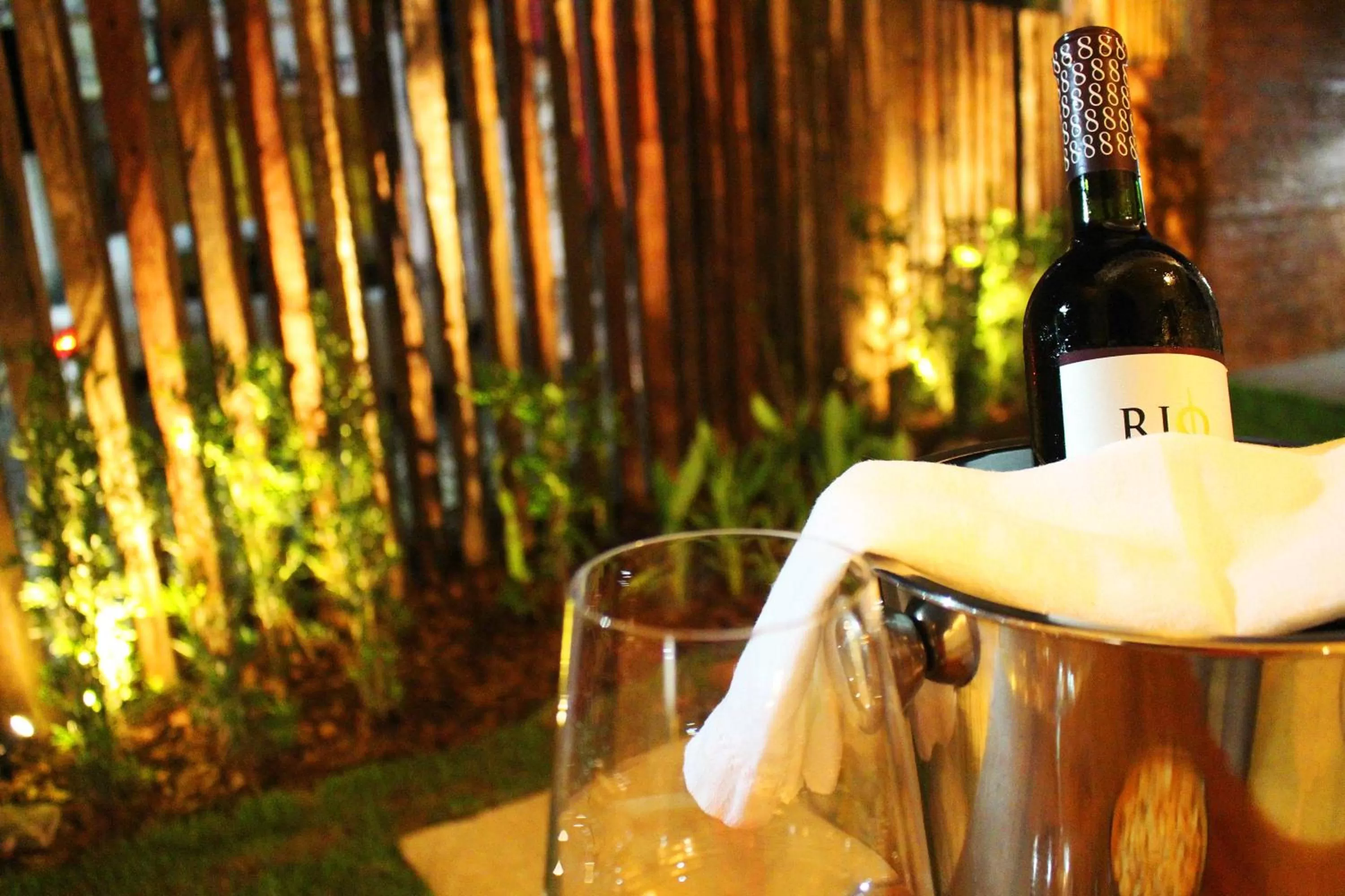 Alcoholic drinks in Green 53 Boutique Hotel