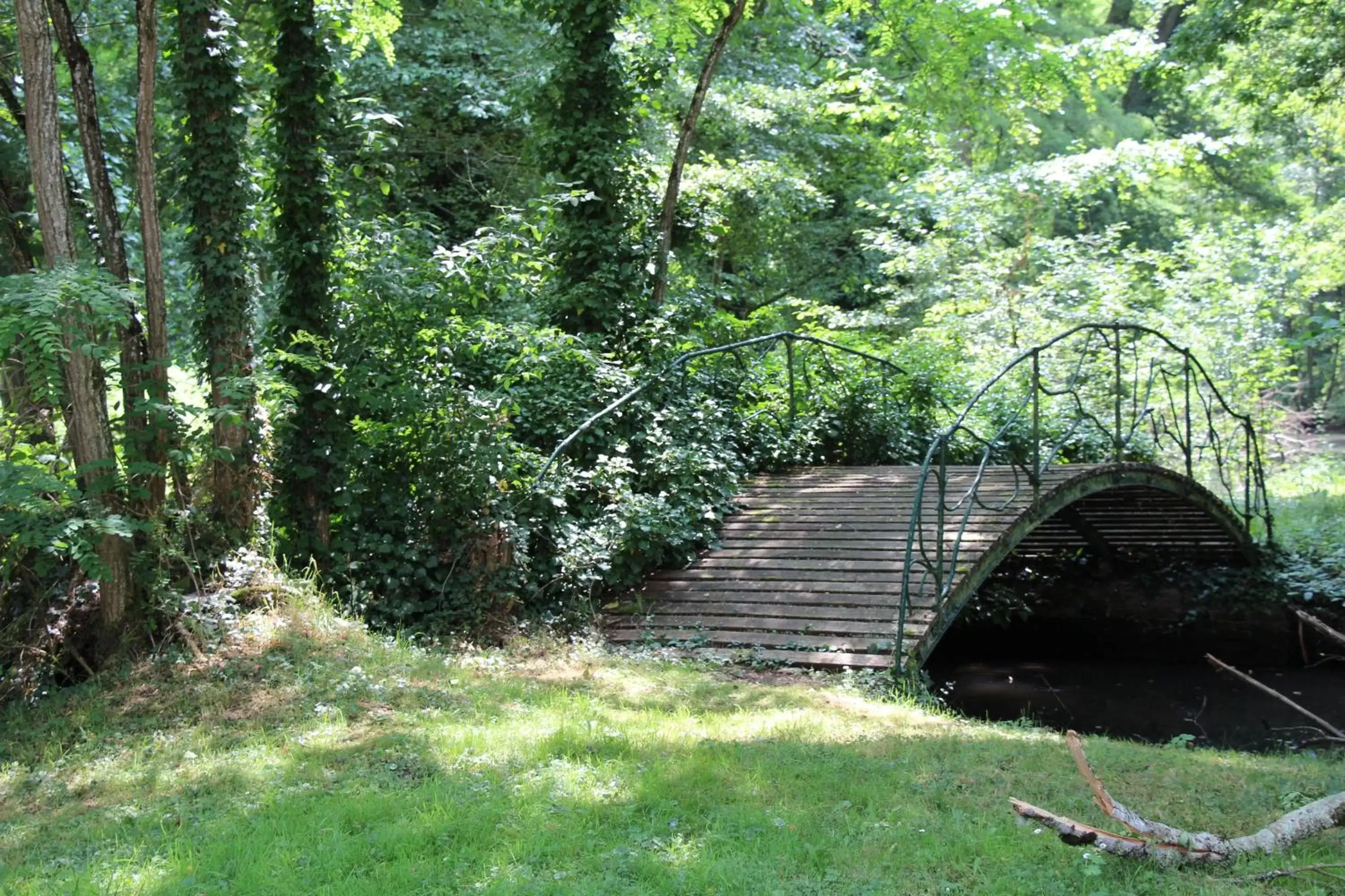 Natural landscape, Garden in Hostellerie Du Château Les Muids