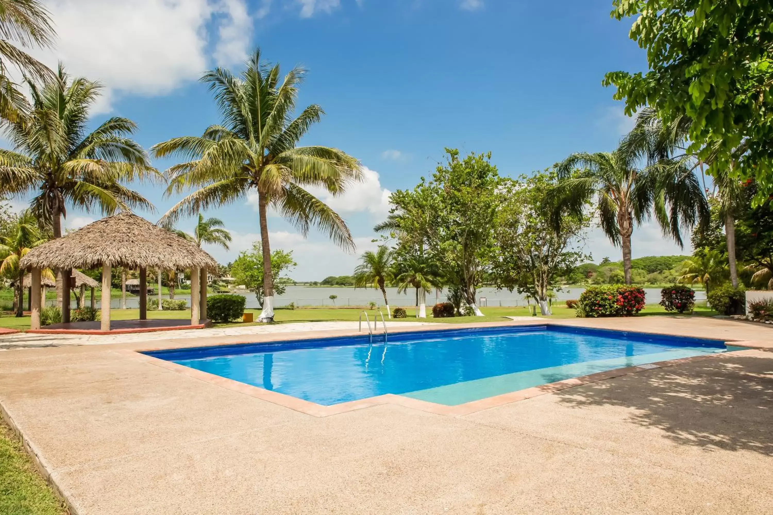 Swimming Pool in Fiesta Inn Tampico