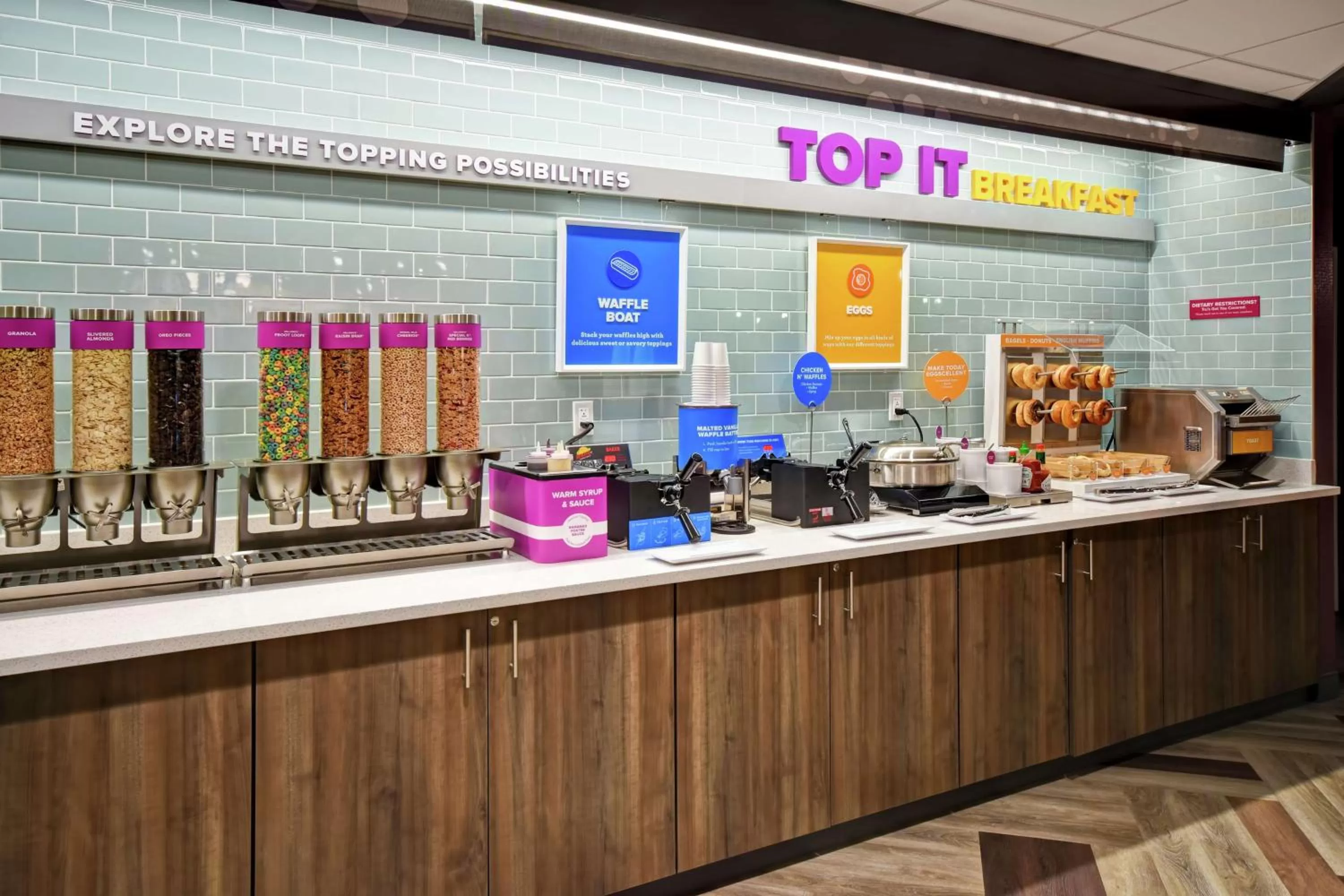 Dining area in Tru By Hilton Fort Wayne