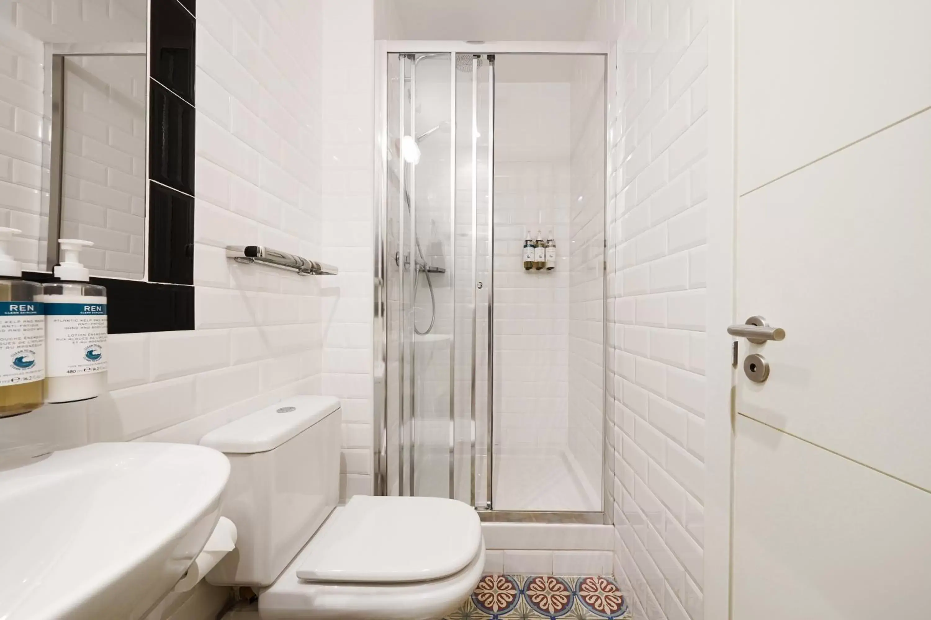 Bathroom in numa l Roca Rooms & Apartments
