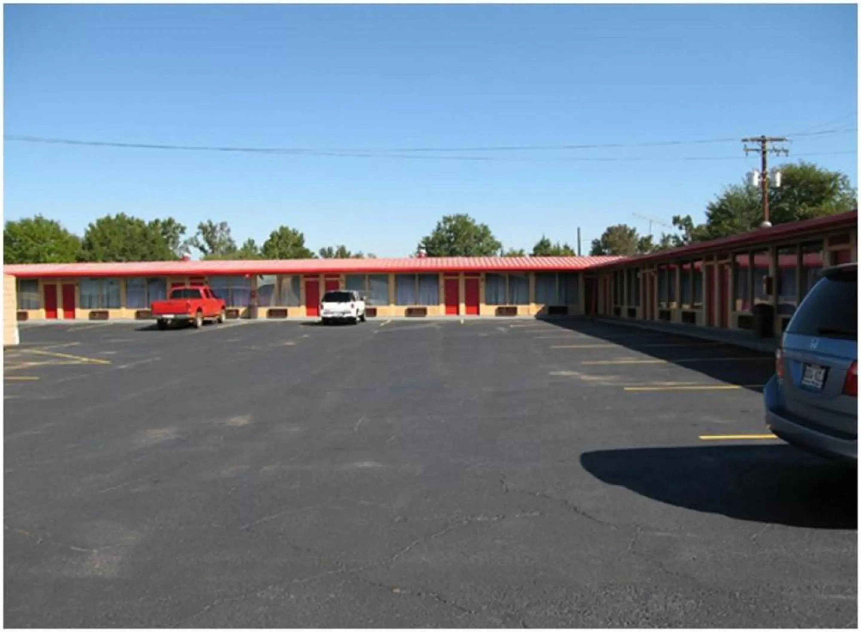 Parking in Royal Inn Linden Parking in Royal Inn Linden