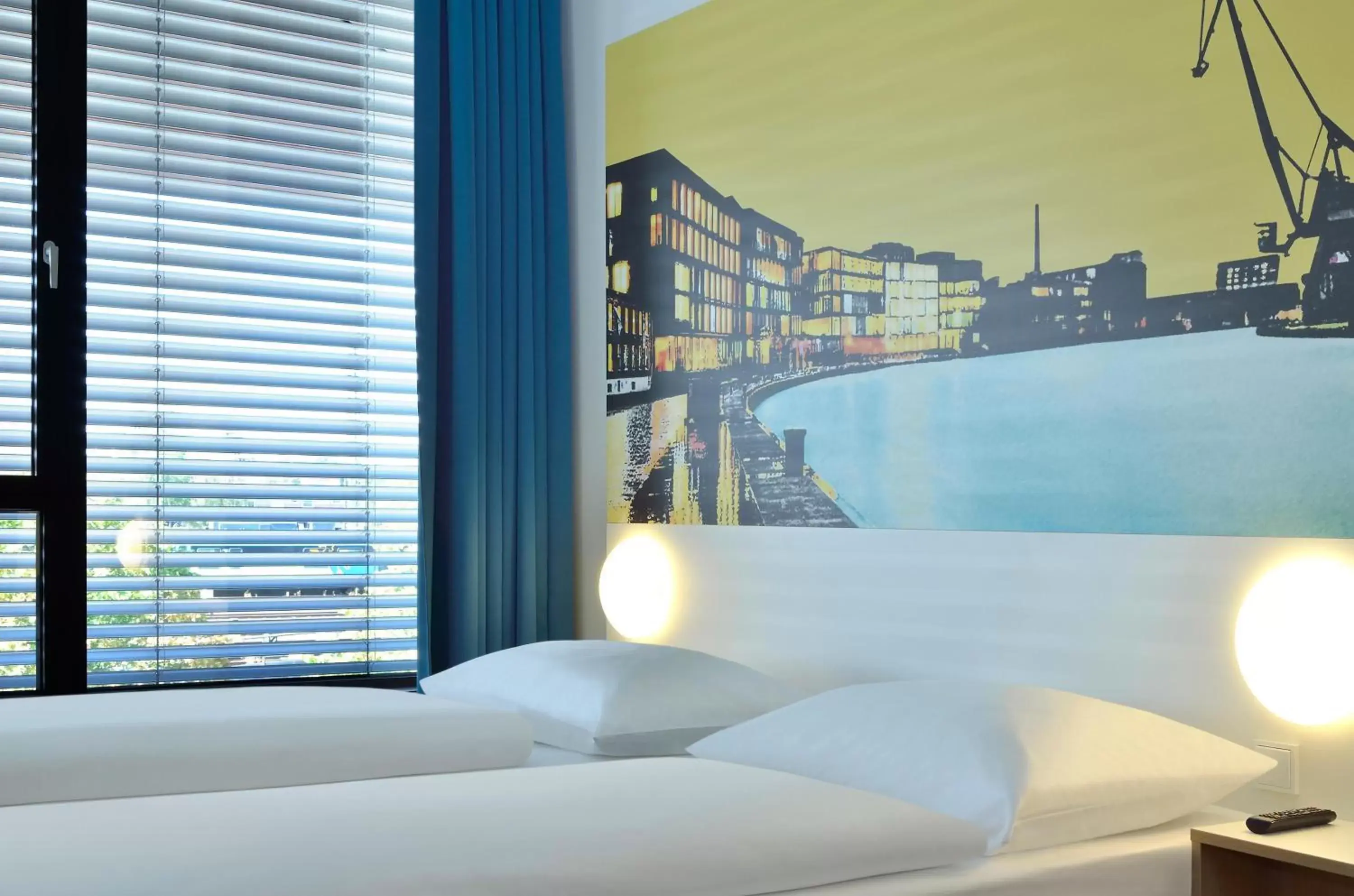 Photo of the whole room, Bed in B&B Hotel Münster-Hafen