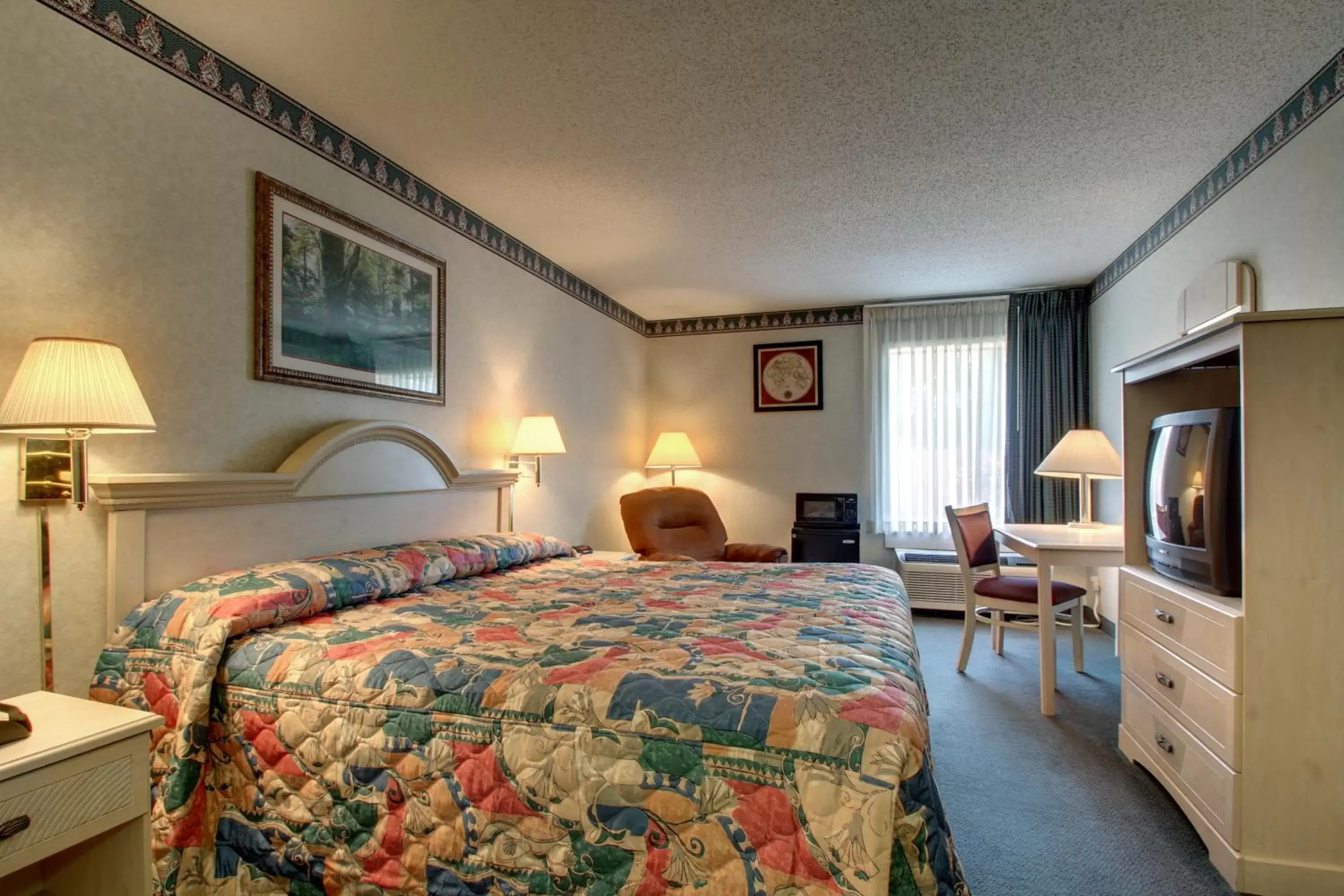 King Room - Non-Smoking in Key West Inn - Baxley King Room - Non-Smoking in Key West Inn - Baxley