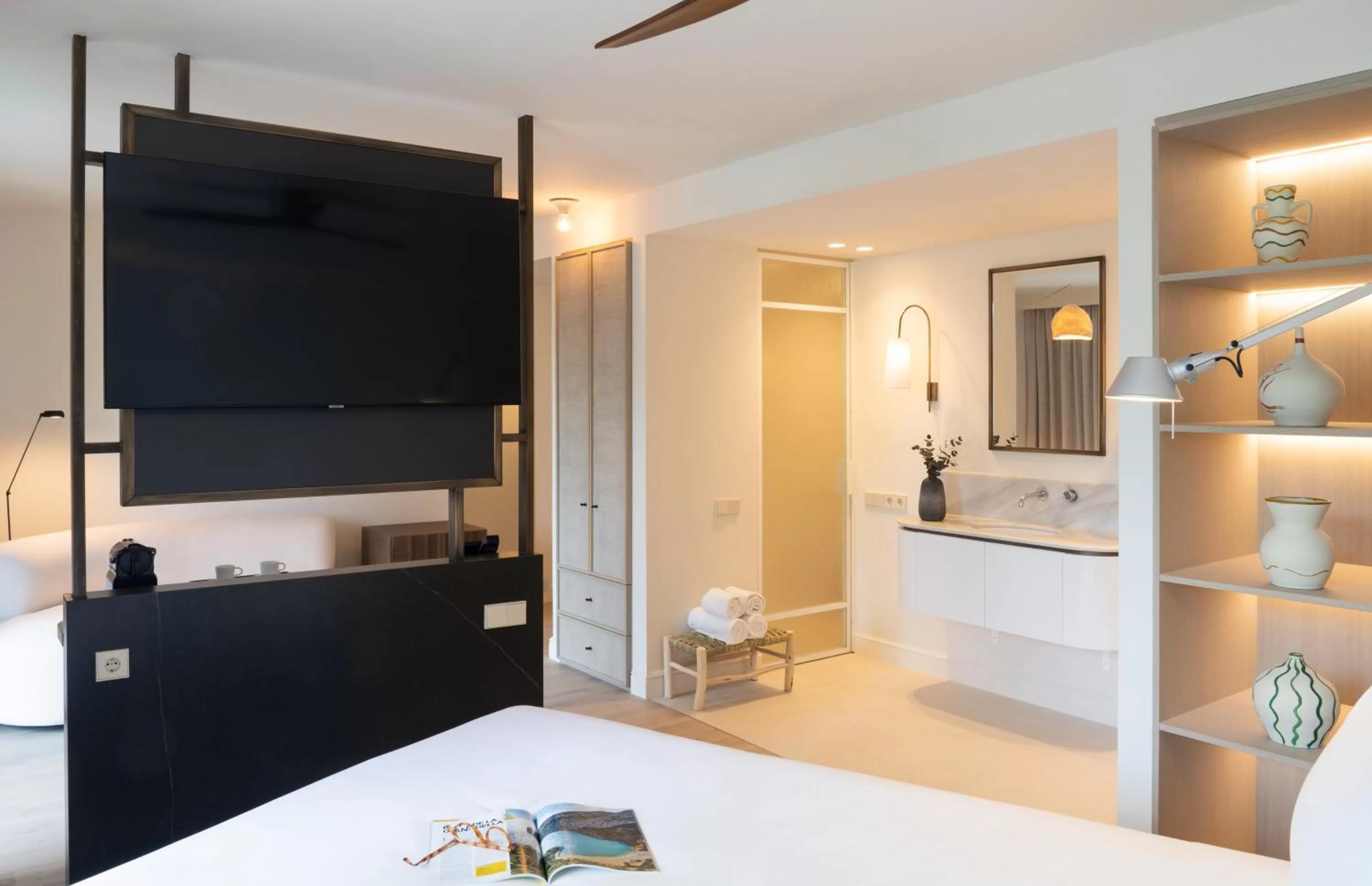 Photo of the whole room, Bed in Mercure Benidorm