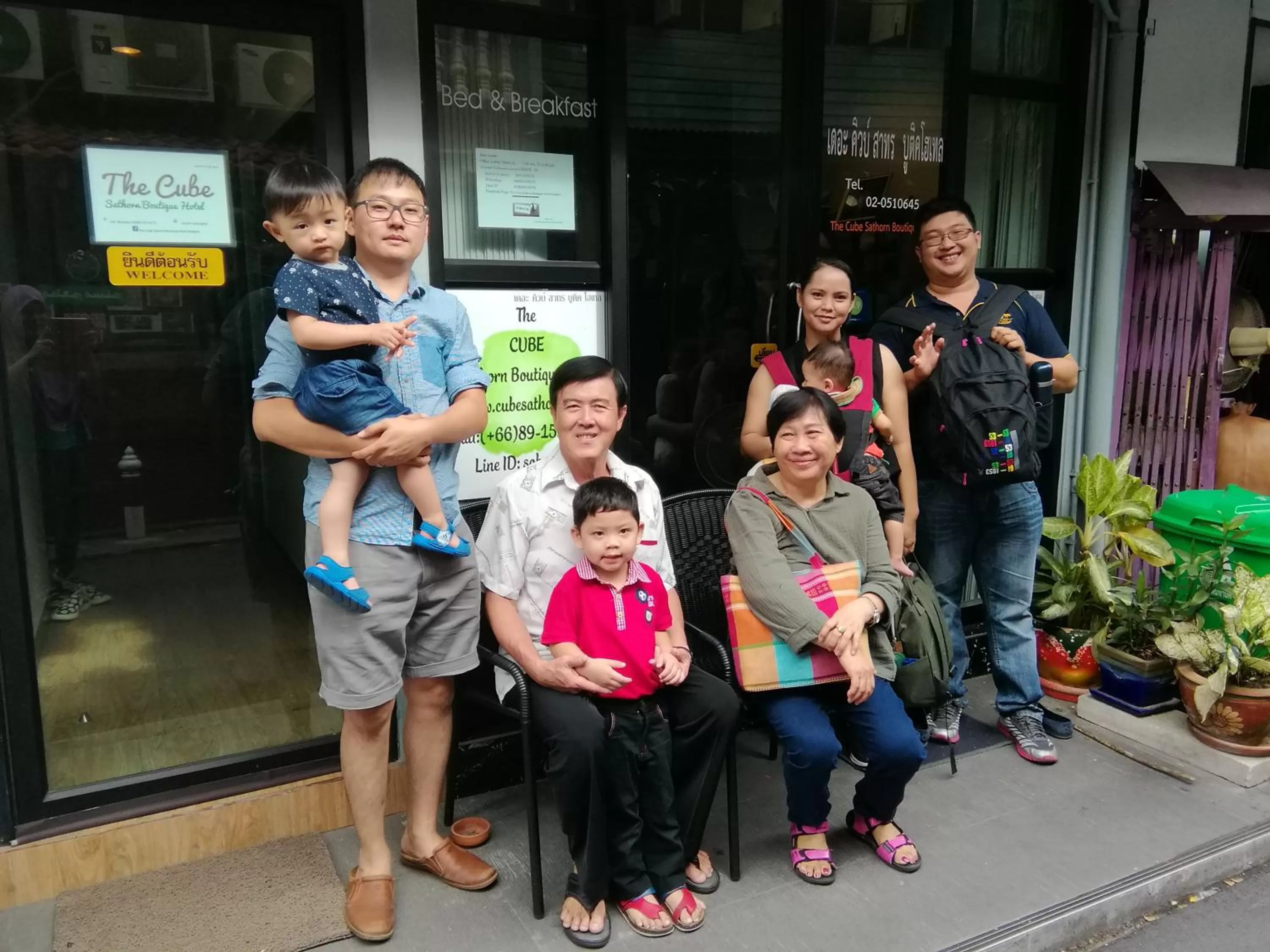 The Cube Sathorn Boutique Hotel เดอะ คิวบ์ สาทร บูติค โฮเทล Near BTS Surasak