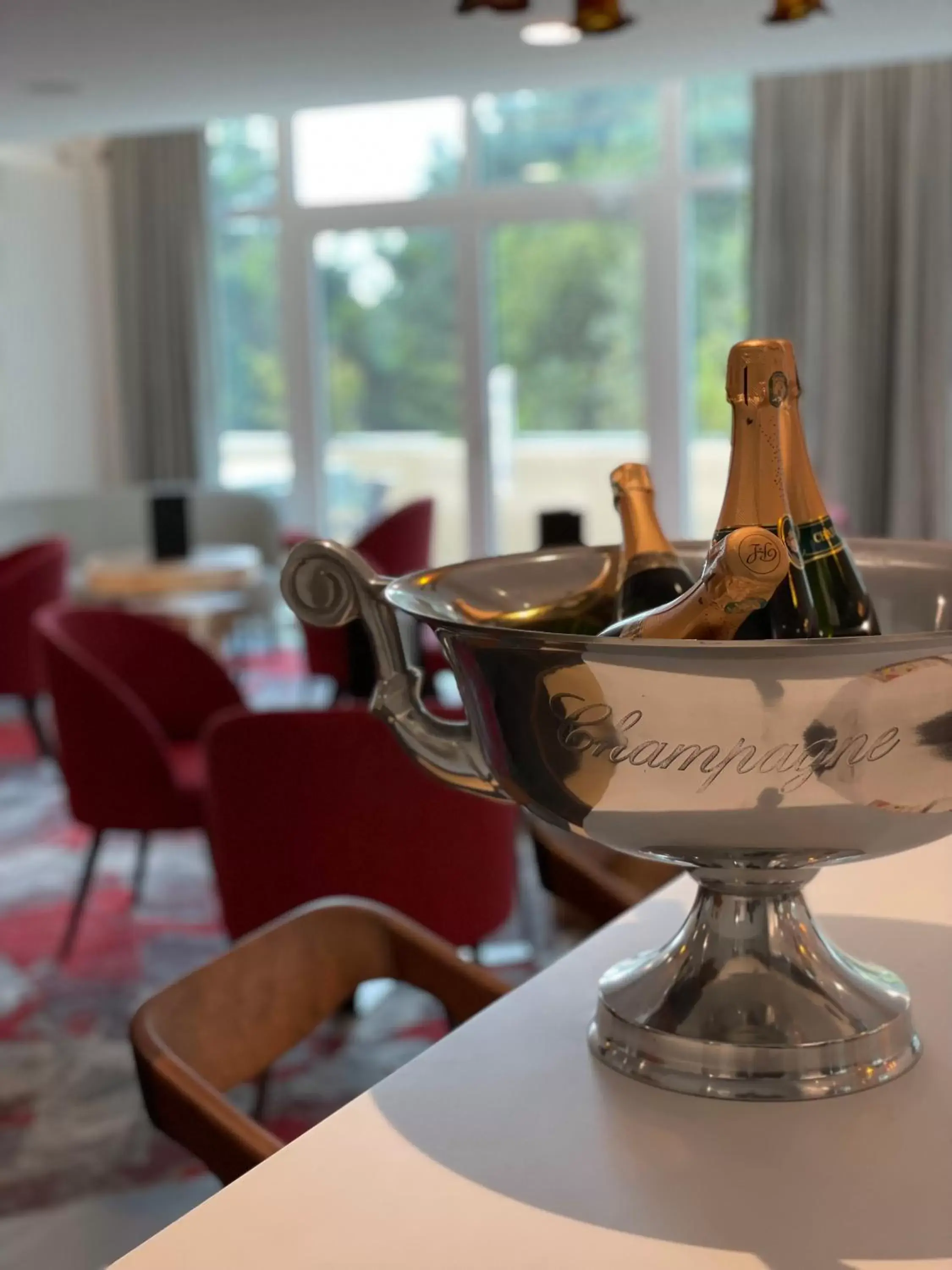 Lounge or bar in Hotel SPA Husseren Collections - Proche Colmar - Eguisheim Lounge or bar in Hotel SPA Husseren Collections - Proche Colmar - Eguisheim