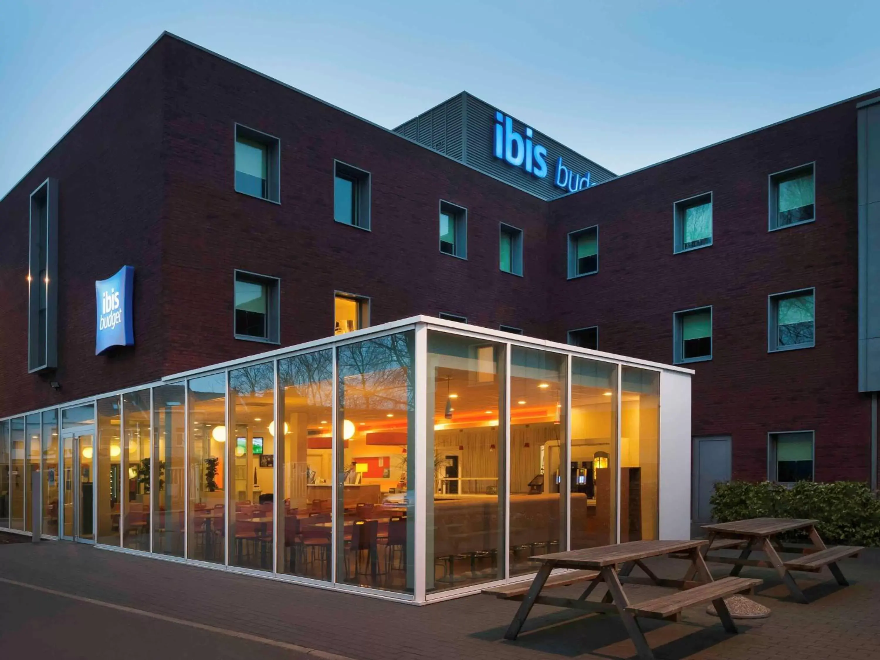 Property Building in ibis Budget Brussels South Ruisbroek