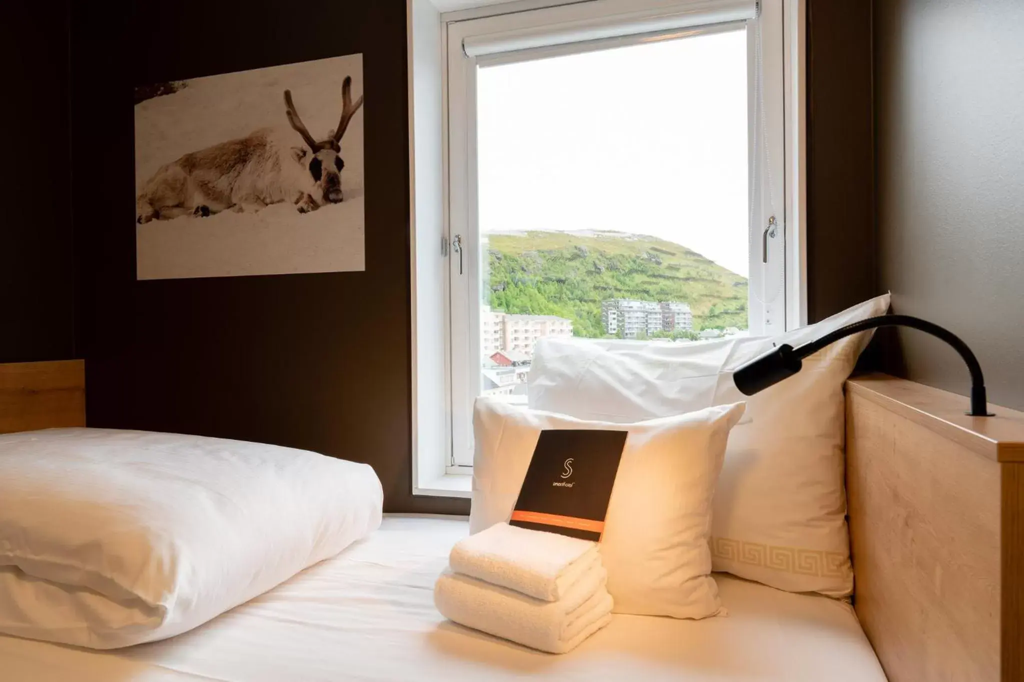 Mountain view in Smarthotel Hammerfest