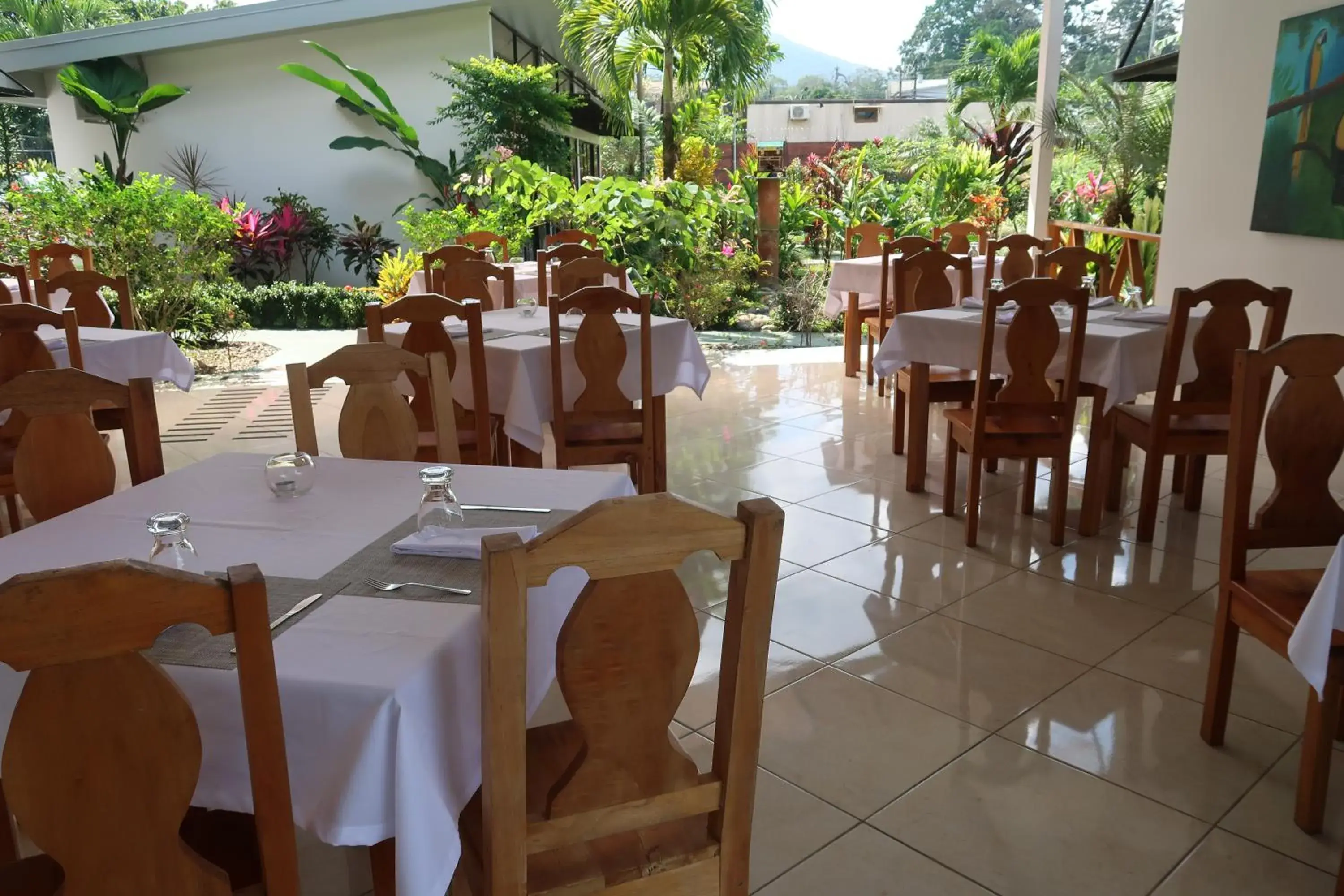 Lounge or bar, Restaurant/Places to Eat in Hotel Secreto La Fortuna