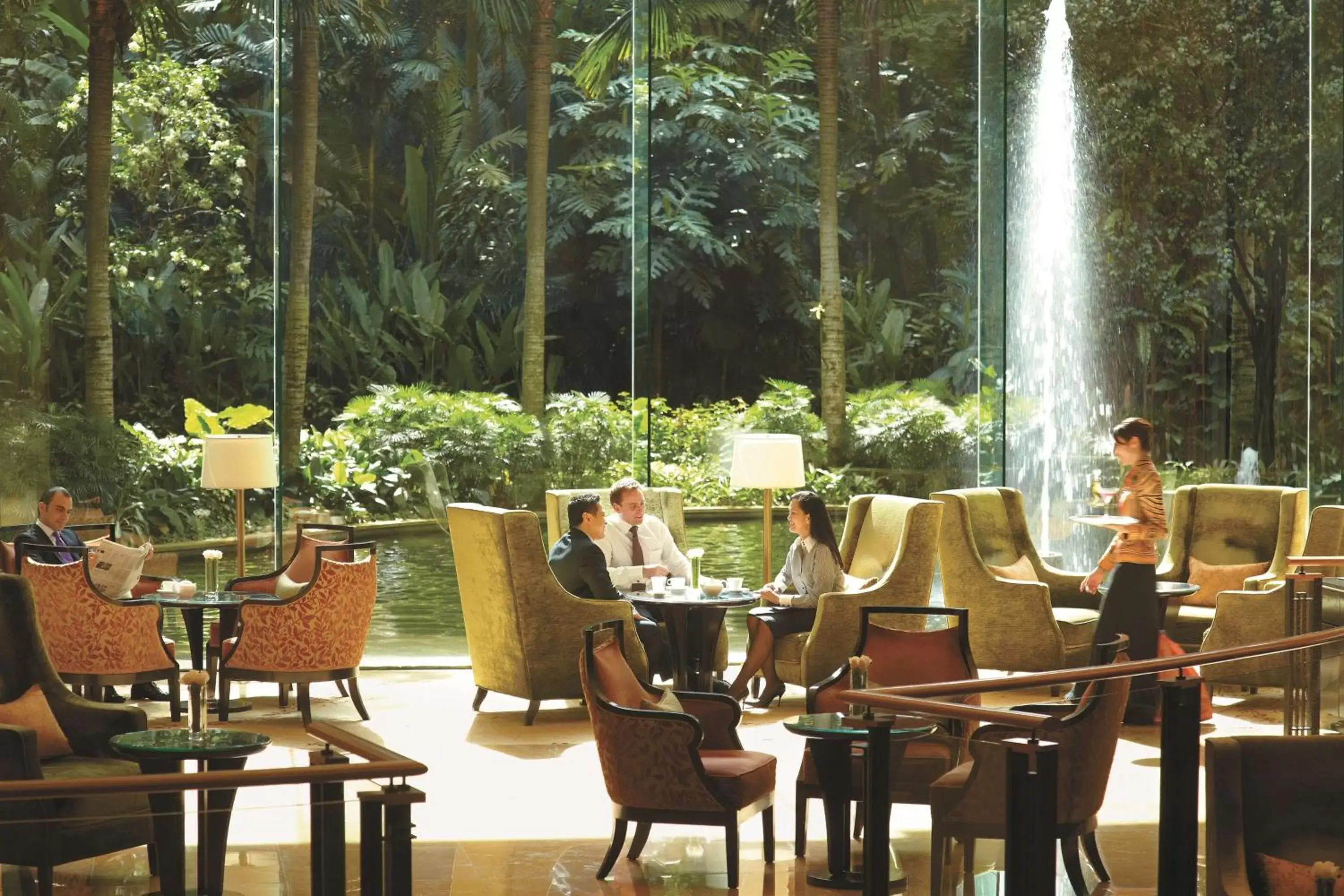 Lounge or bar, Restaurant/Places to Eat in Shangri-La Kuala Lumpur