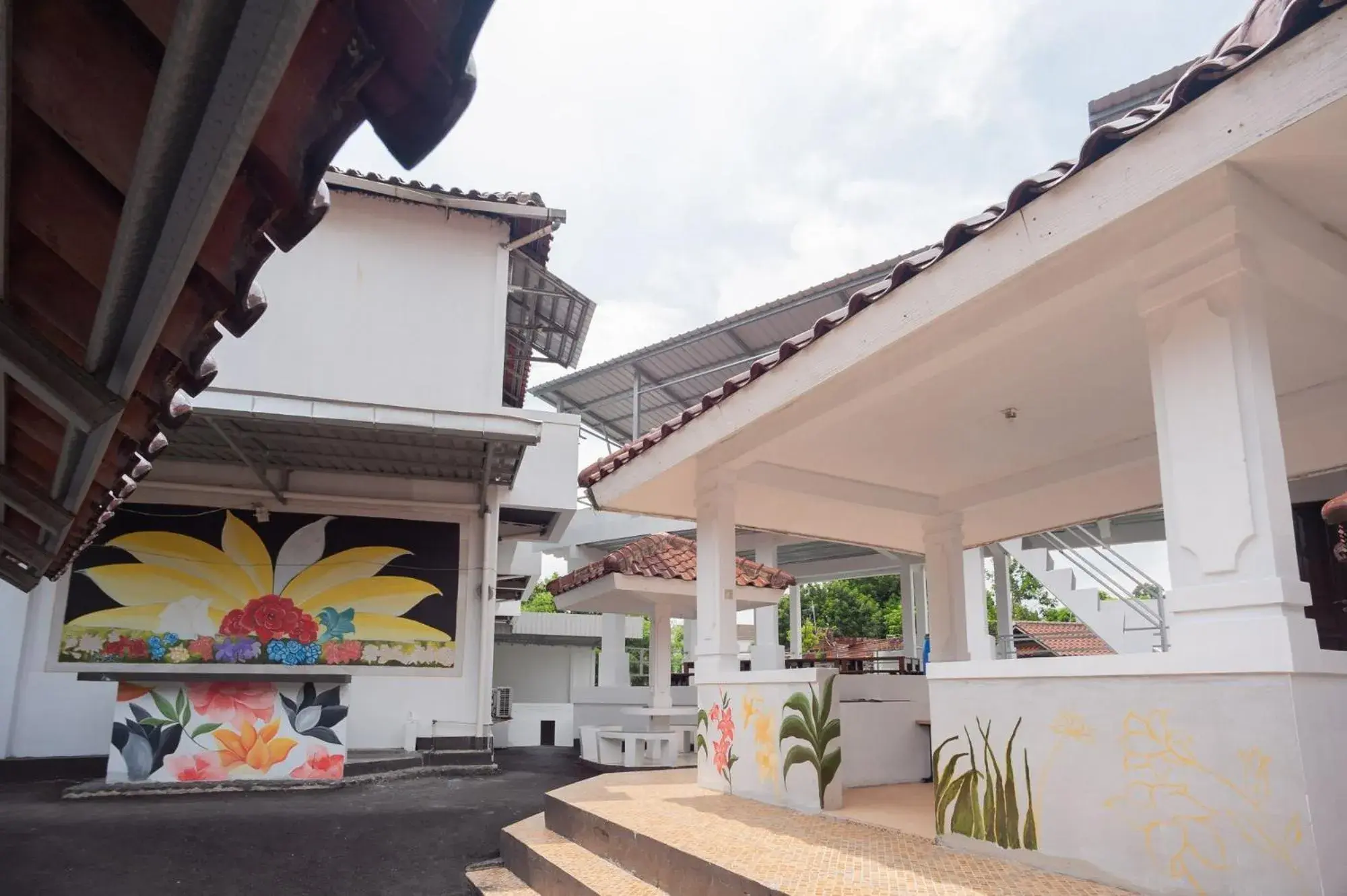 Property building in RedDoorz Syariah near Taman Air Mancur Bogor