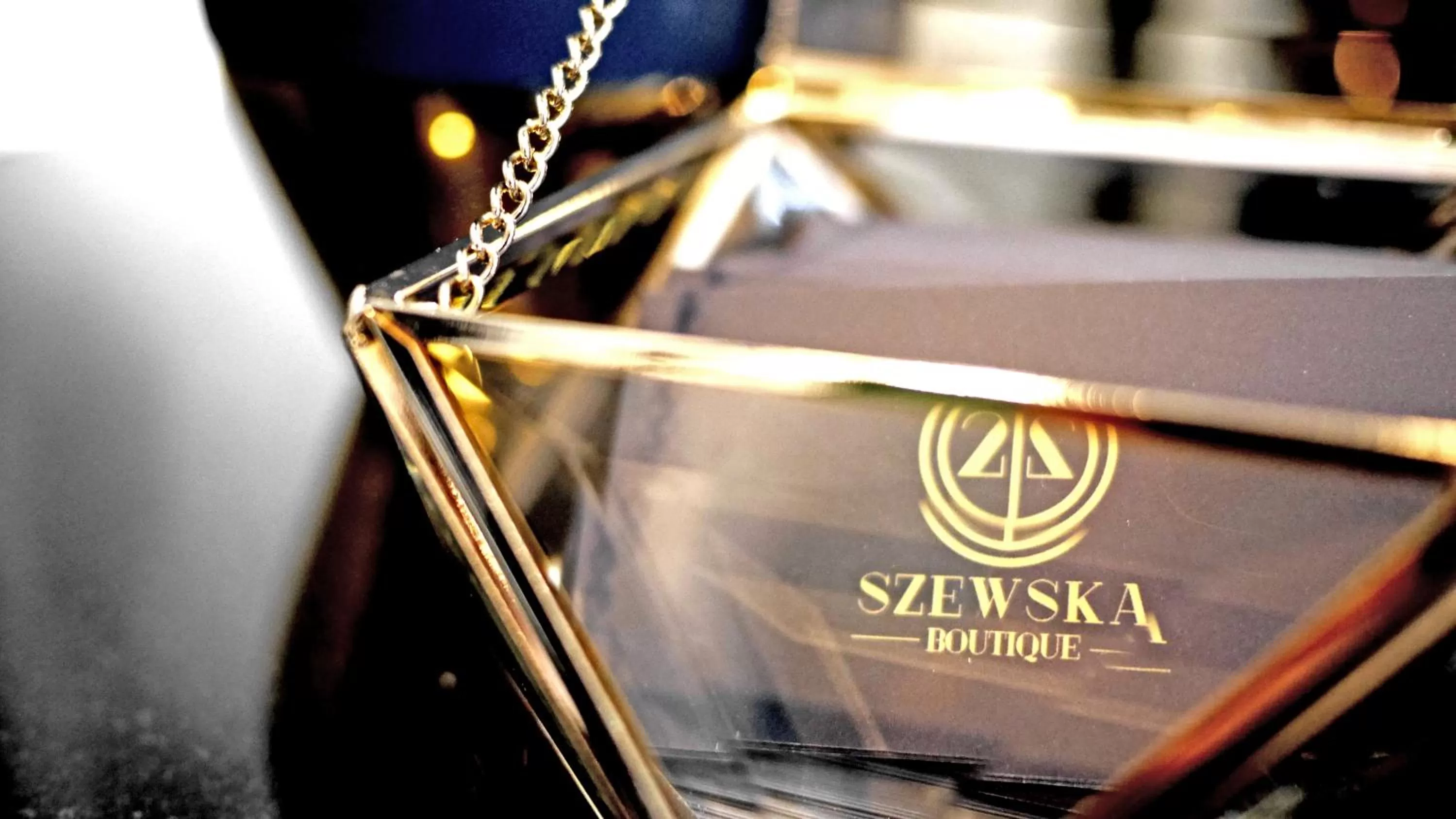 Logo/Certificate/Sign in SZEWSKA 22 BOUTIQUE