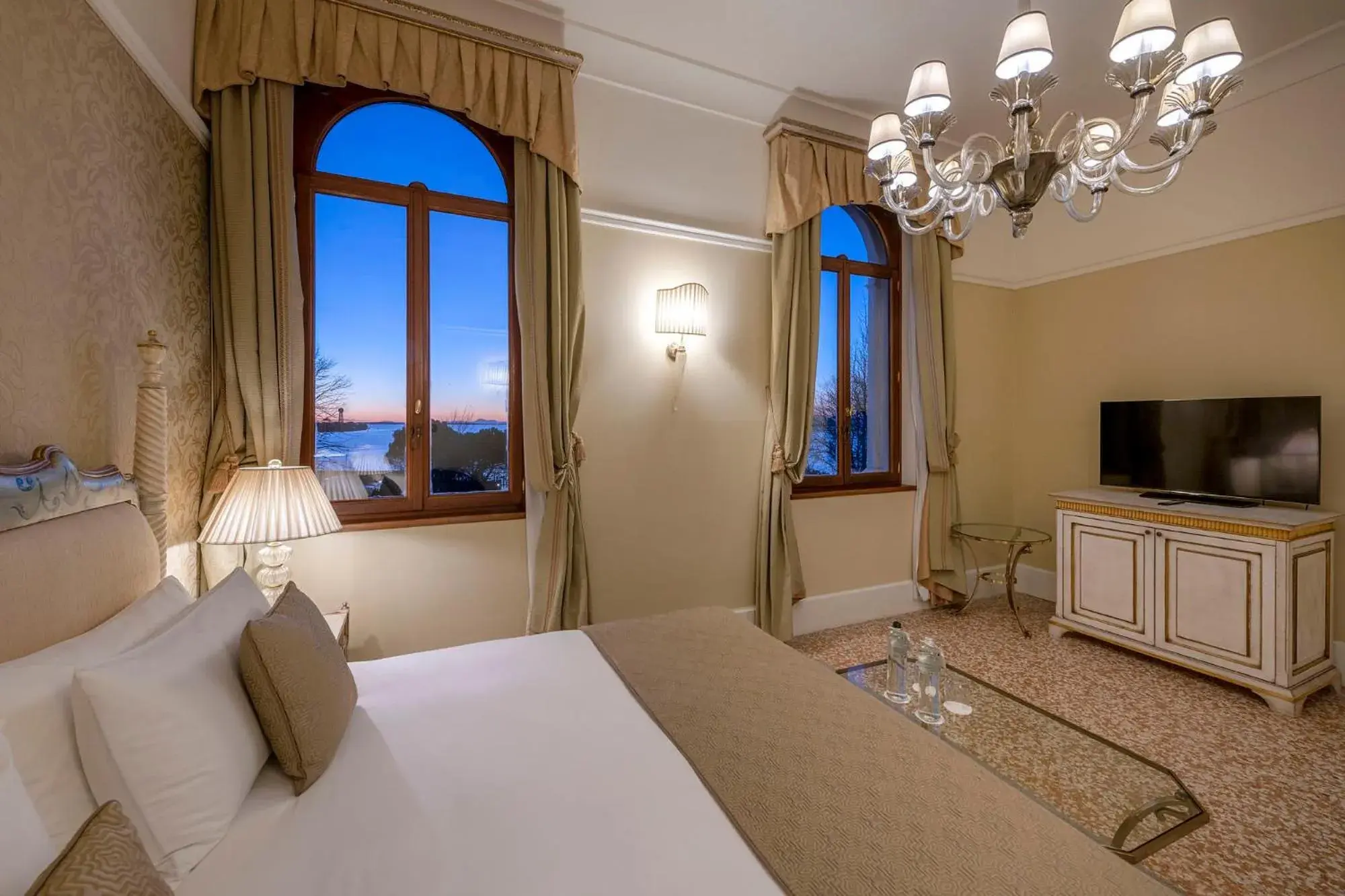 Tintoretto Suite - single occupancy in San Clemente Palace Kempinski