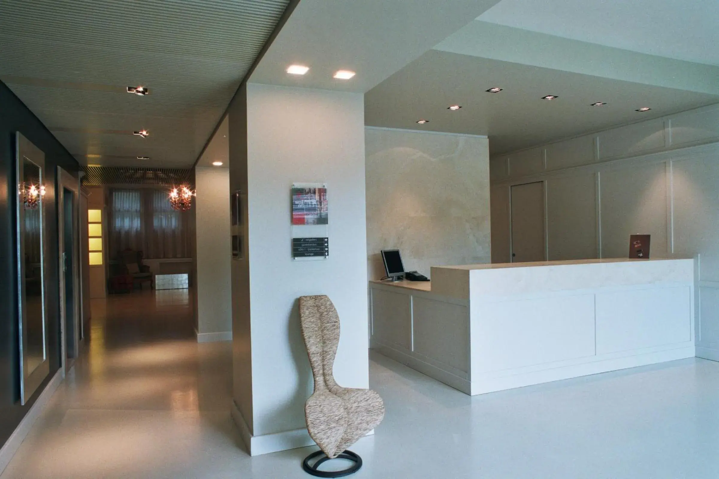 Meeting/conference room, Lobby/Reception in Wall Art Hotel & Residence