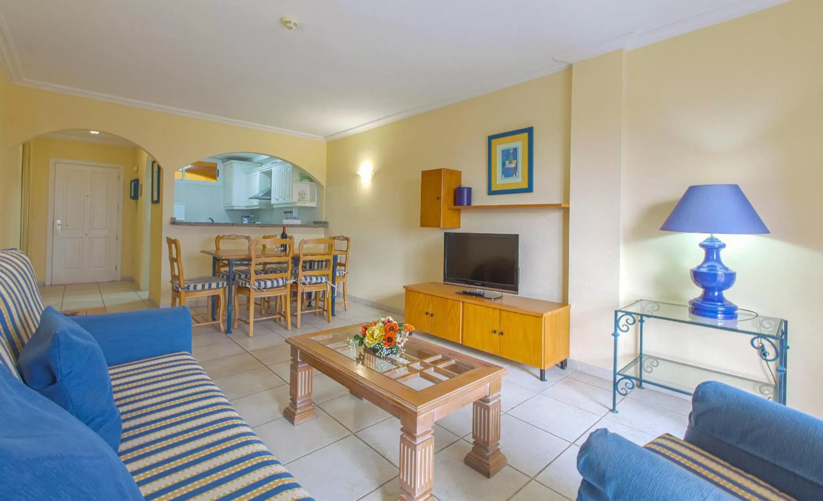 Two-Bedroom Apartment with Garden View in El Marques Palace by Intercorp Group Two-Bedroom Apartment with Garden View in El Marques Palace by Intercorp Group