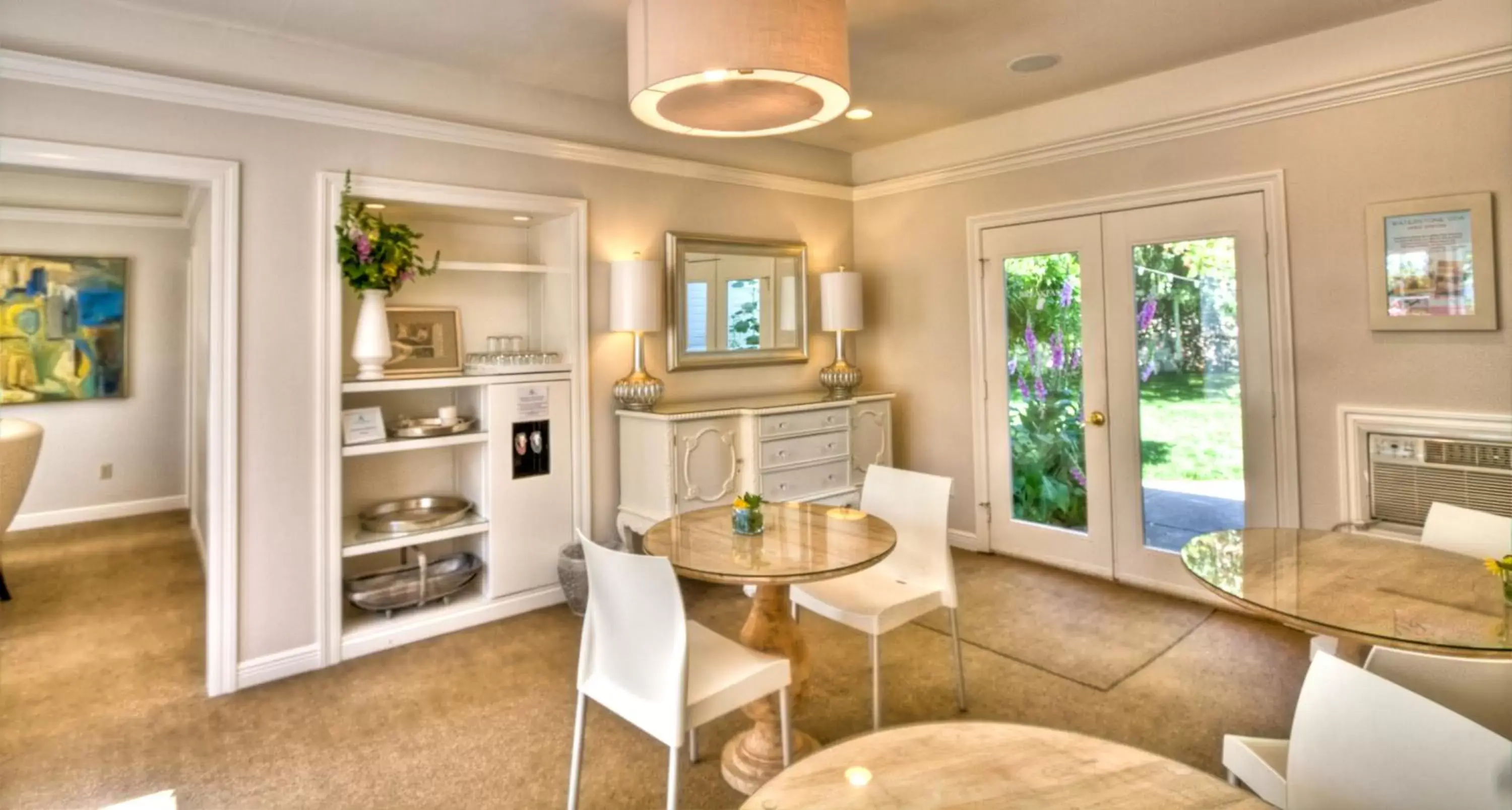 Coffee/tea facilities, Seating Area in Lithia Springs Resort