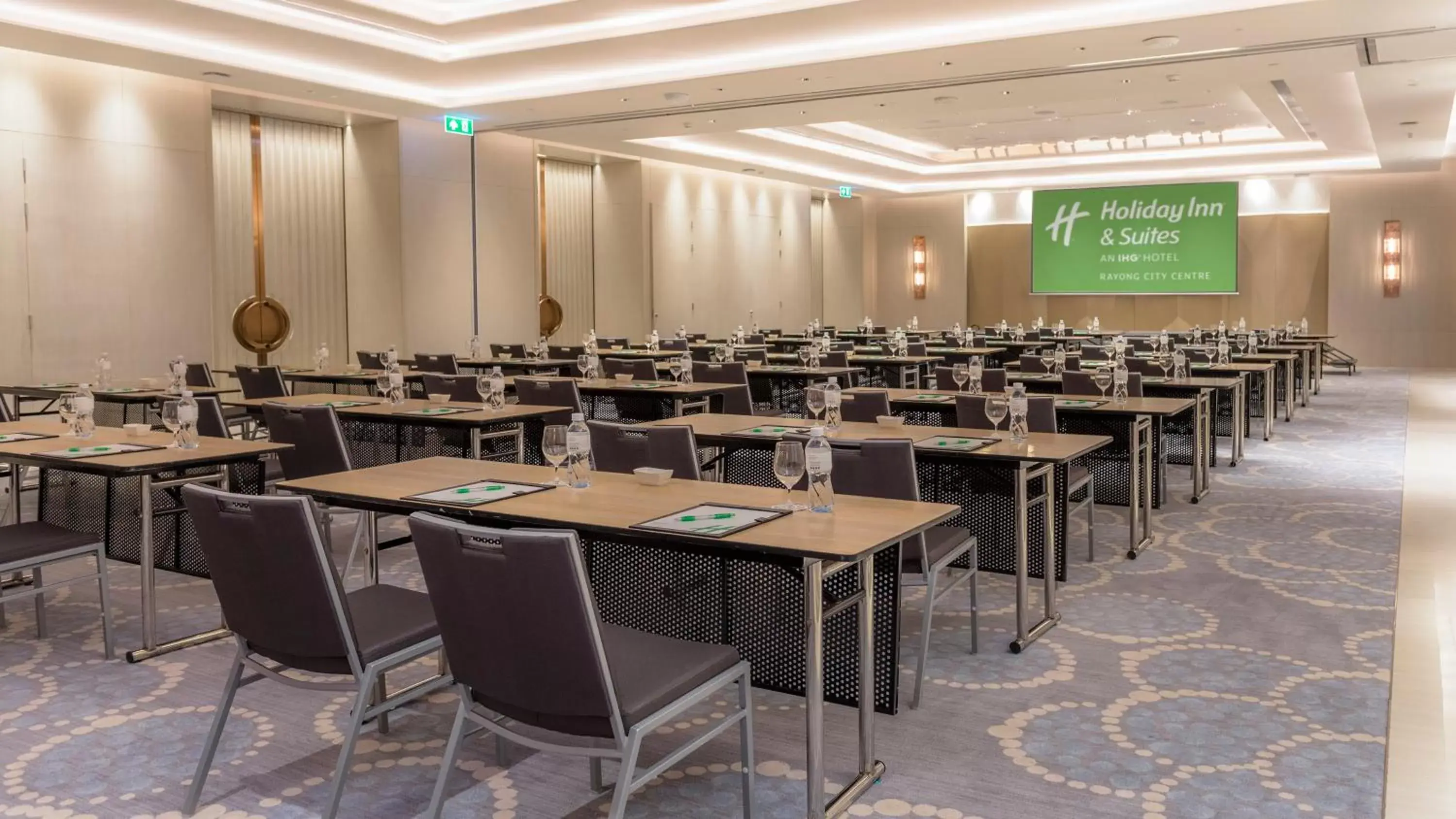 Meeting/conference room in Holiday Inn & Suites Rayong City Centre, an IHG Hotel