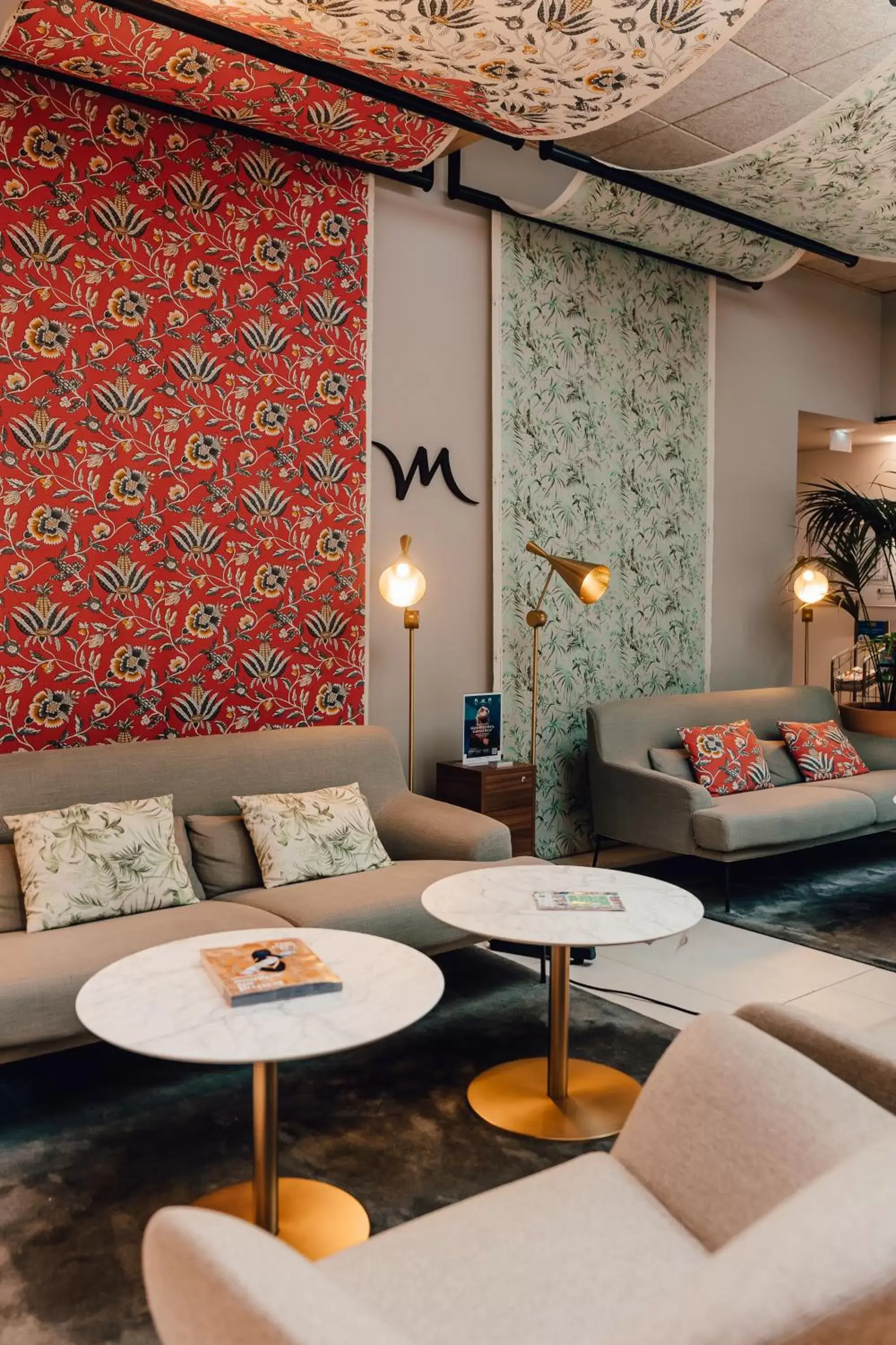 Lobby or reception in Mercure Avignon Gare TGV Lobby or reception in Mercure Avignon Gare TGV