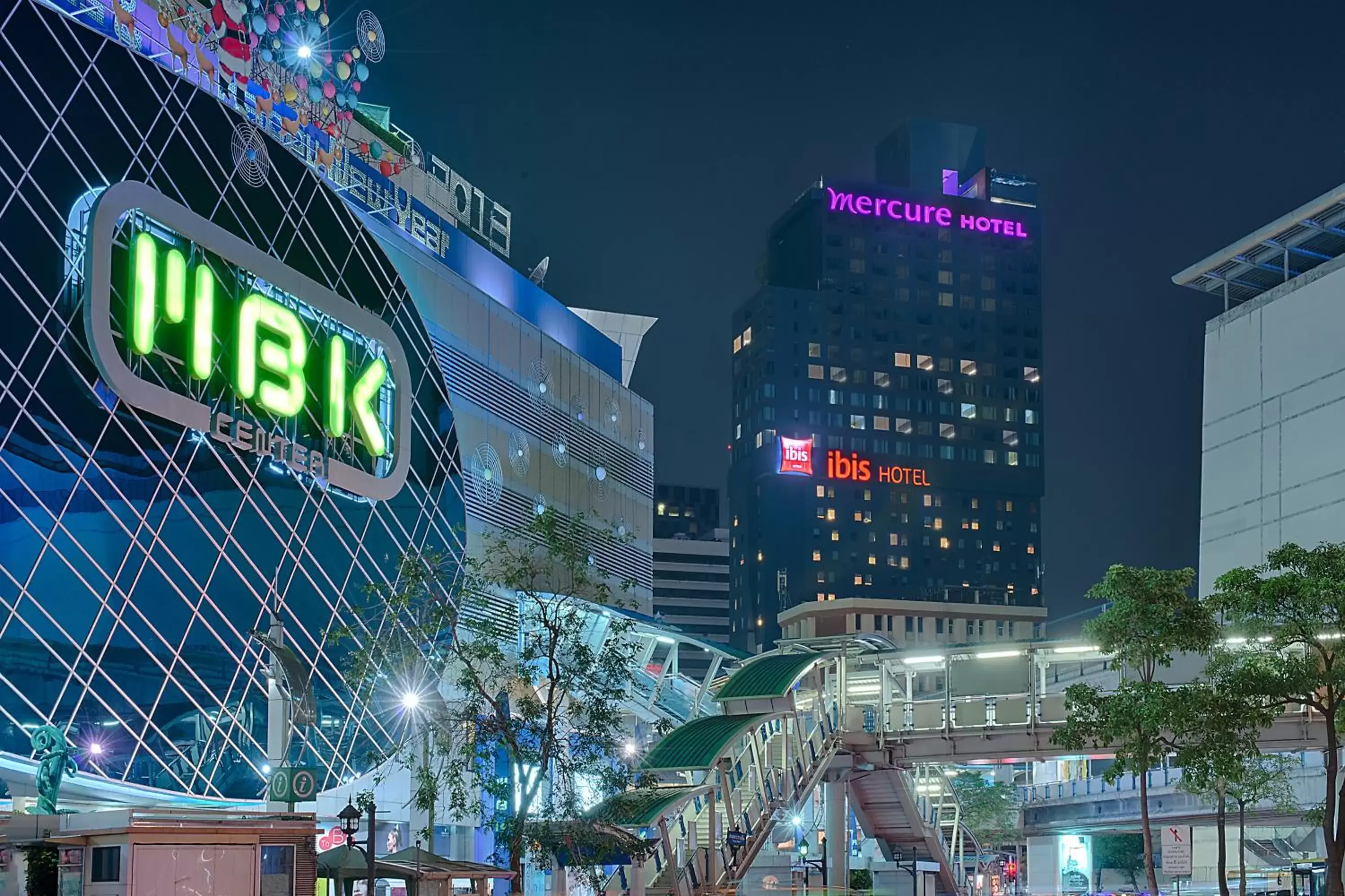 Nearby landmark, Property Building in Mercure Bangkok Siam