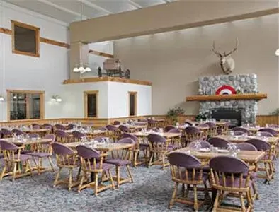 Restaurant/Places to Eat in Ramada by Wyndham Grayling Hotel & Conference Center