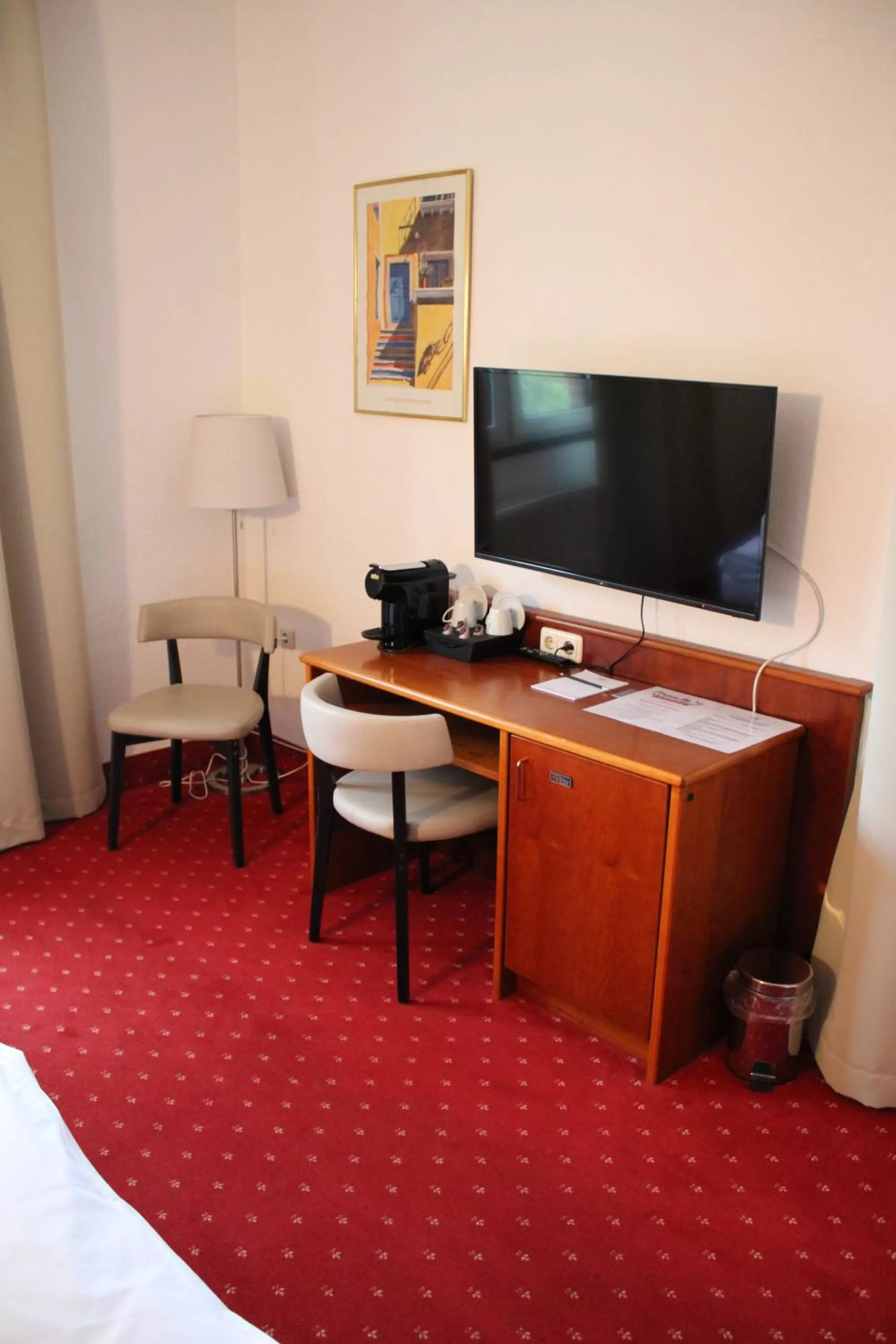 TV and multimedia, Bed in Hotel Mintarder Wasserbahnhof