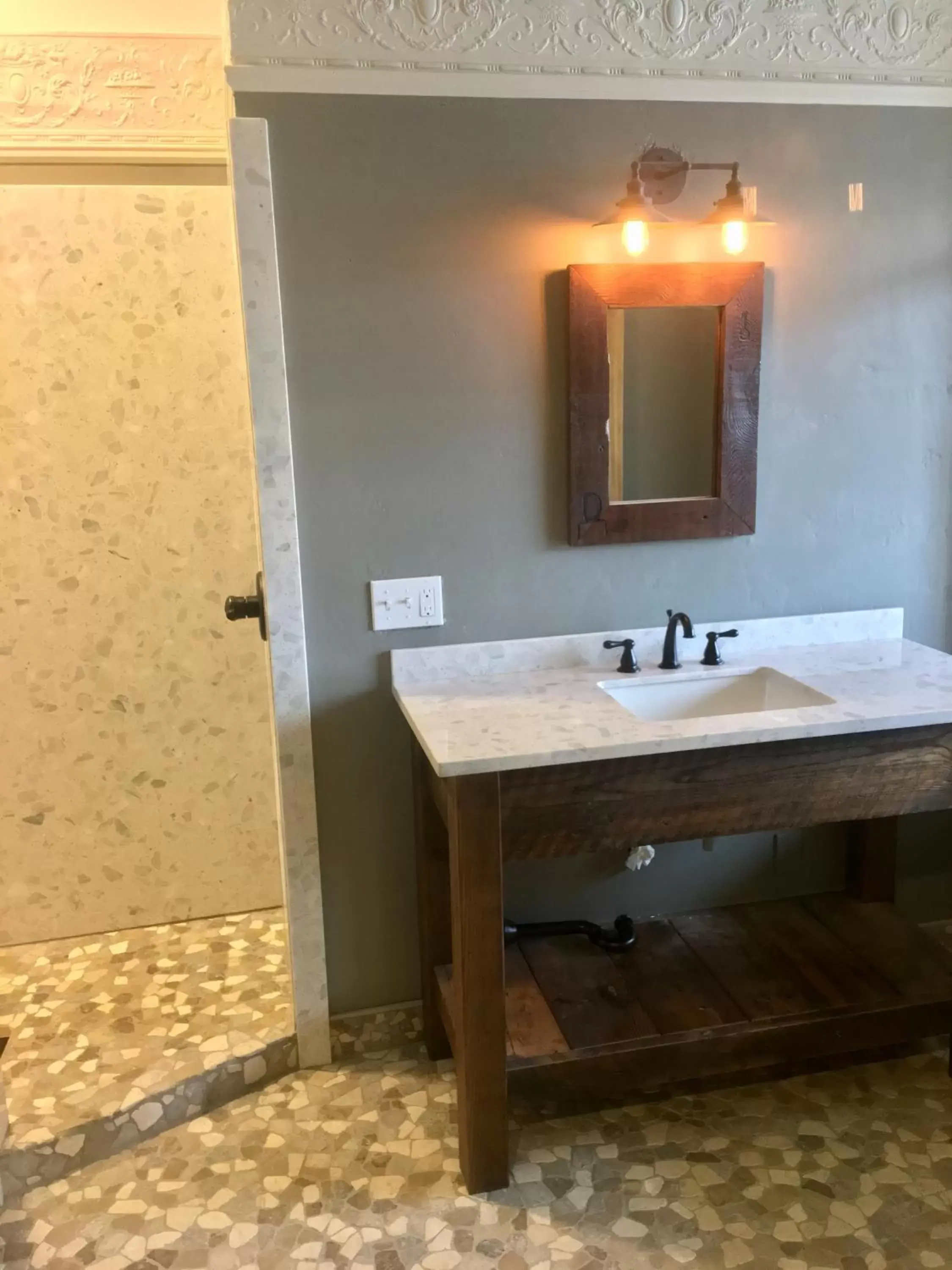 Bathroom in The Groveland Hotel