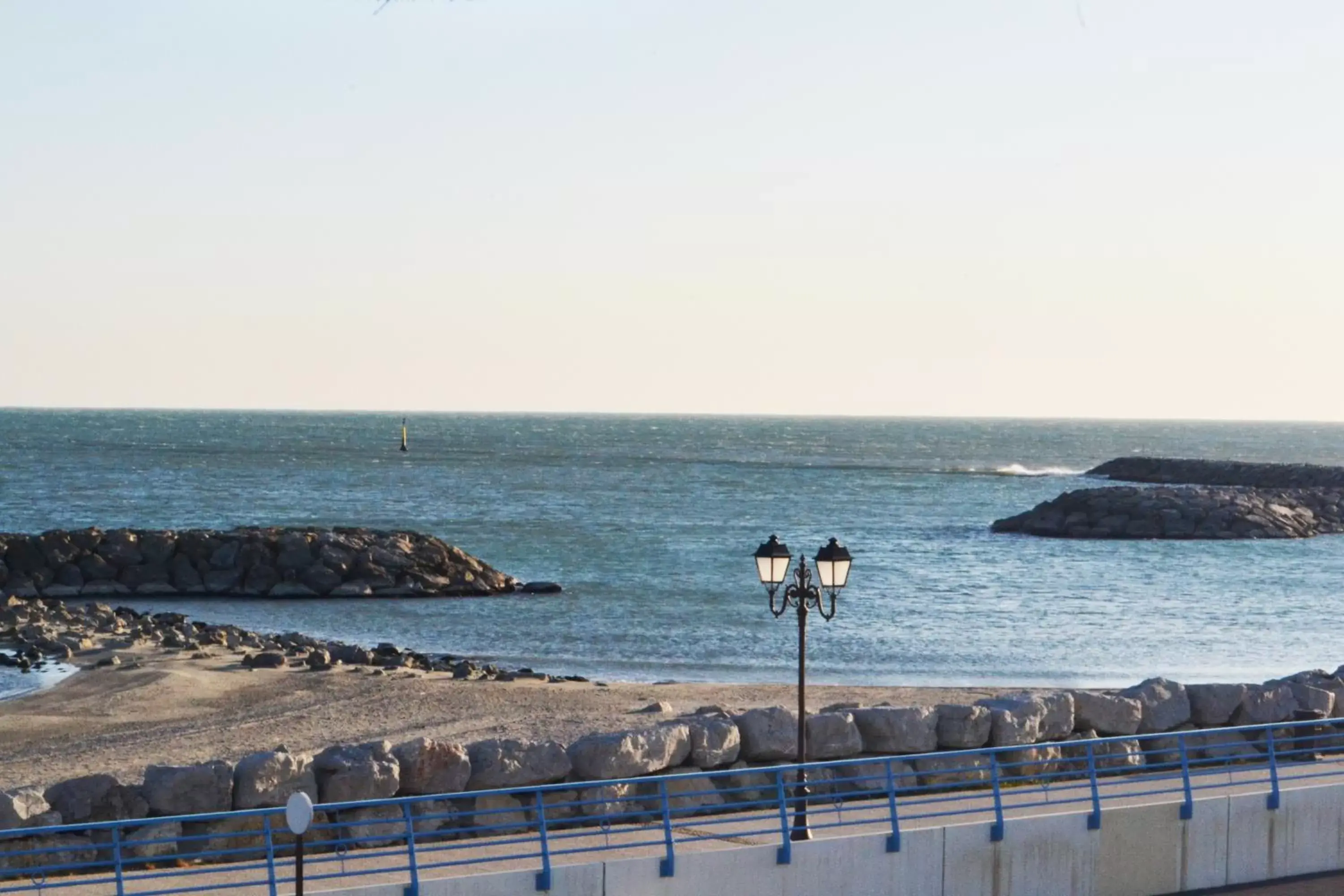 Area and facilities, Beach in Le Dauphin Bleu