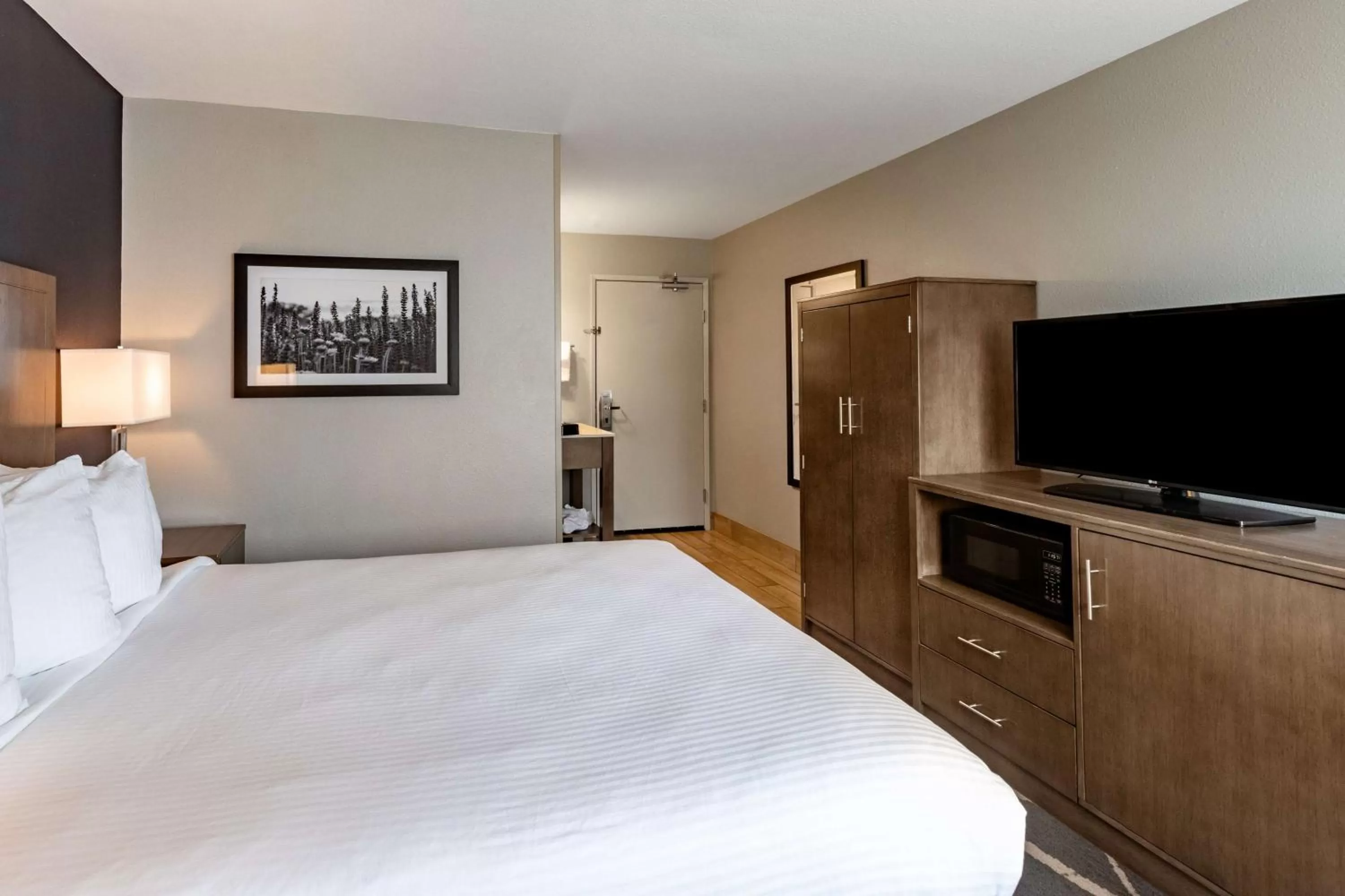 Bedroom, Bed in Best Western McMinnville Inn